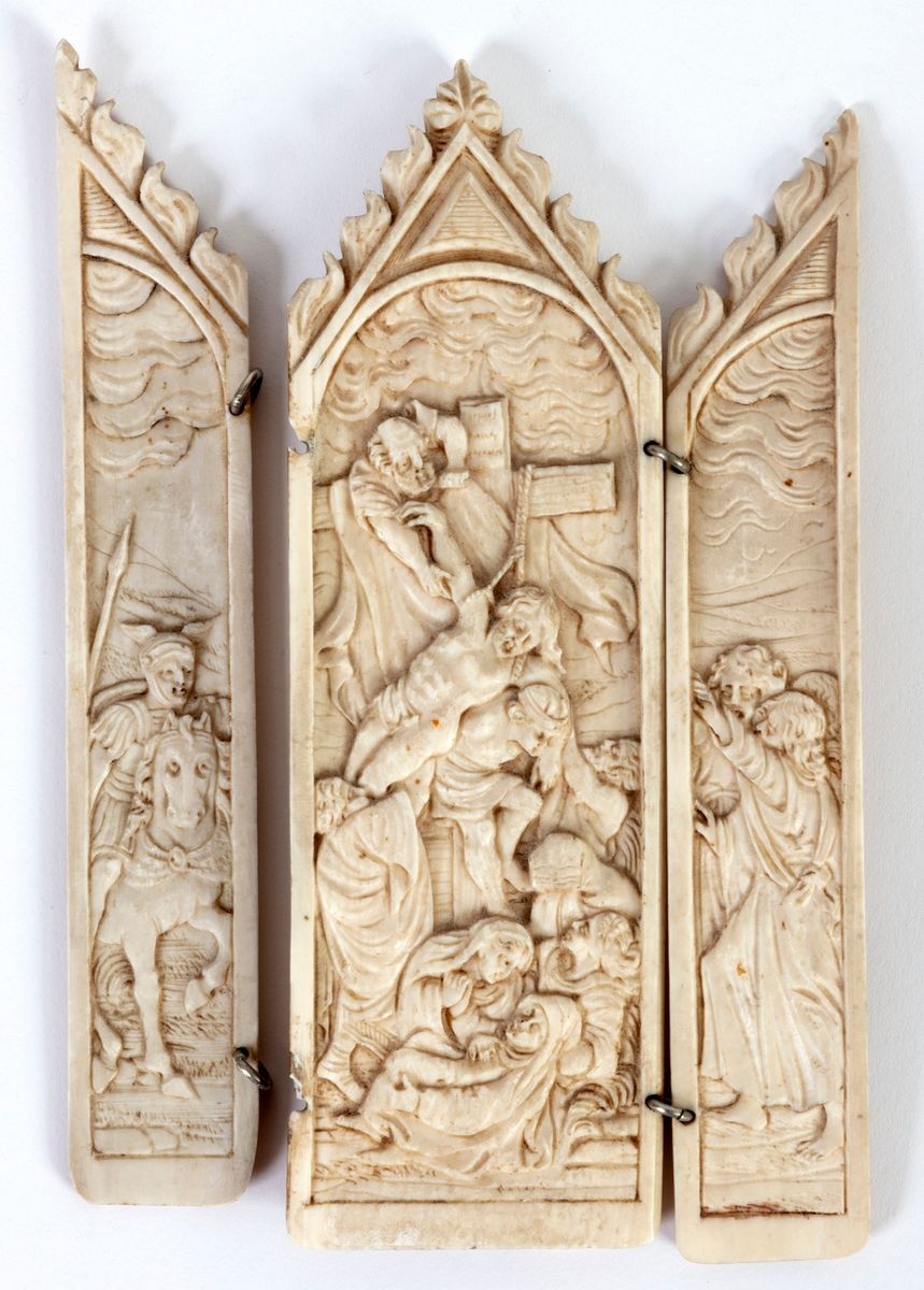 Null Carved ivory triptych with religious scenes. 
European work from the 17th c&hellip;