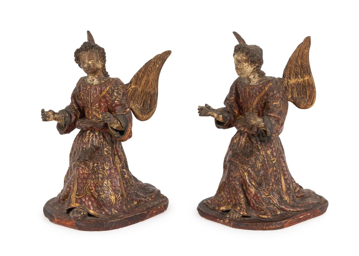 Null Paire d’anges agenouillés en bois sculpté et polychromé.
Travail du sud de &hellip;