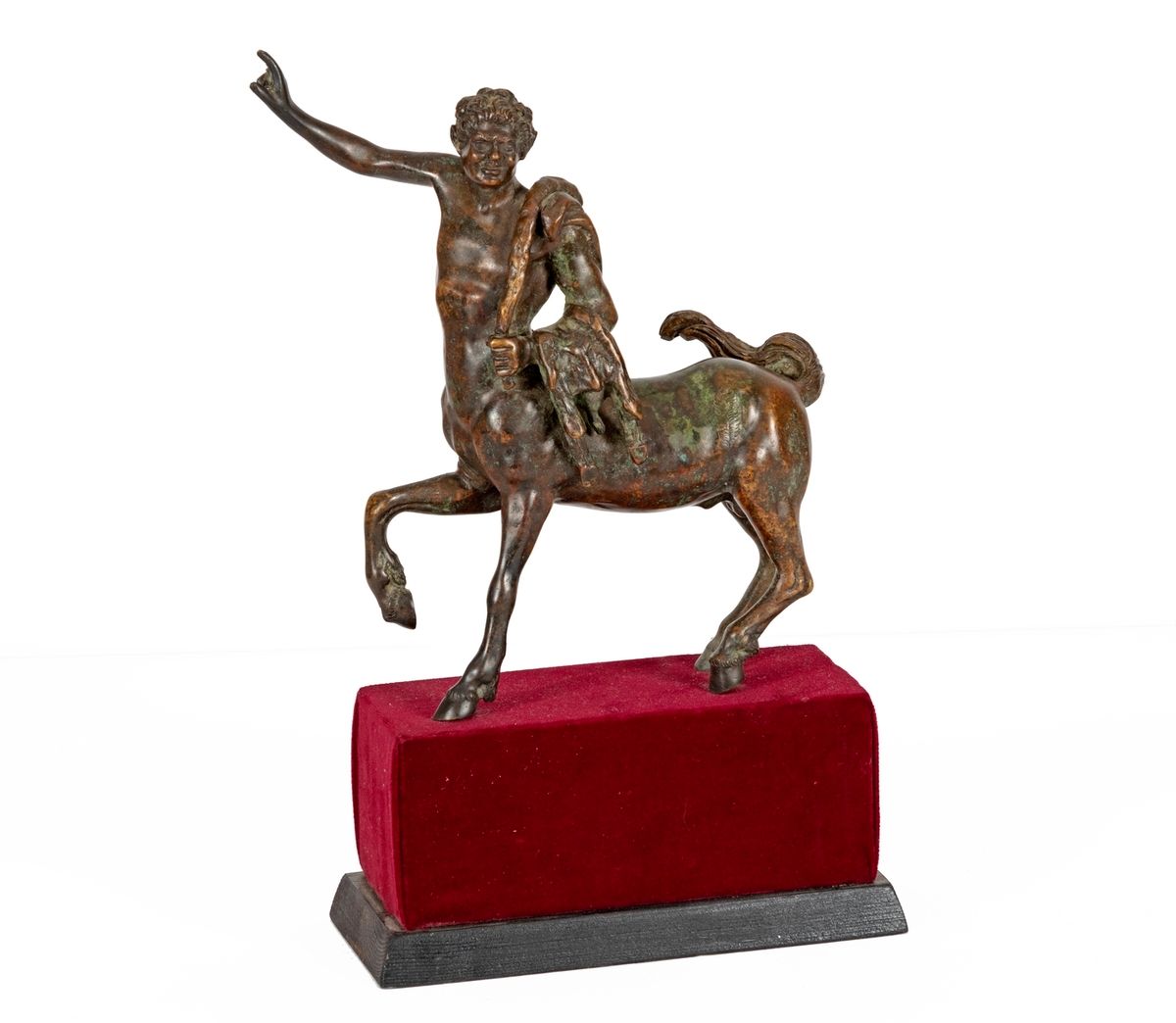 Null 年轻的半人马
带铜锈的青铜器
意大利作品，可能是19世纪
根据1736年Furietti先生在罗马进行挖掘时在哈德良皇帝的别墅里发现的一个半人马。今天&hellip;