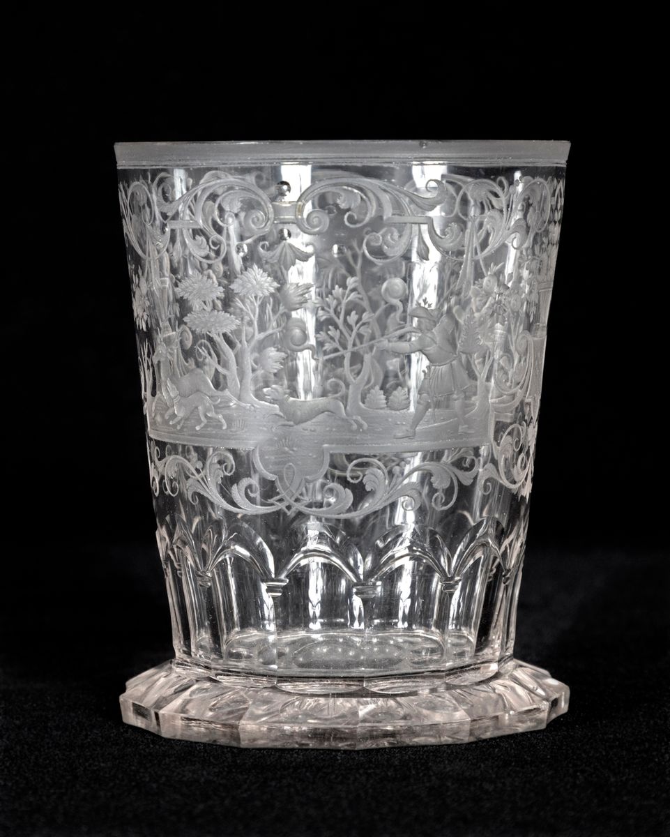 Null Glass goblet engraved with hunting scenes
European work of the 18th century&hellip;