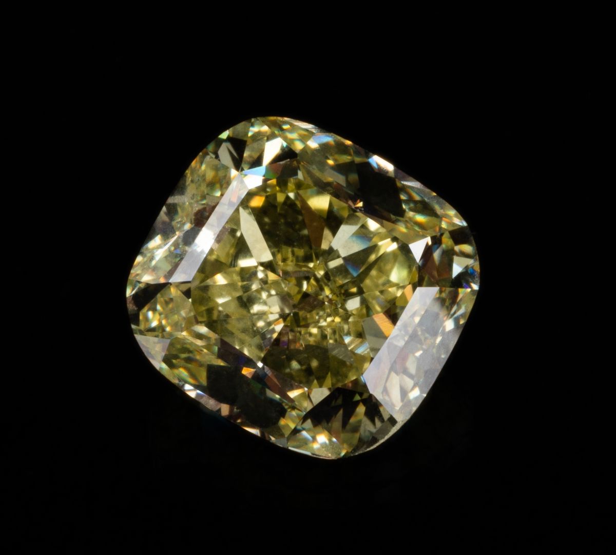 Null 5.61 ct. Fancy Intense Yellow diamond, brilliant modified cushion cut with &hellip;