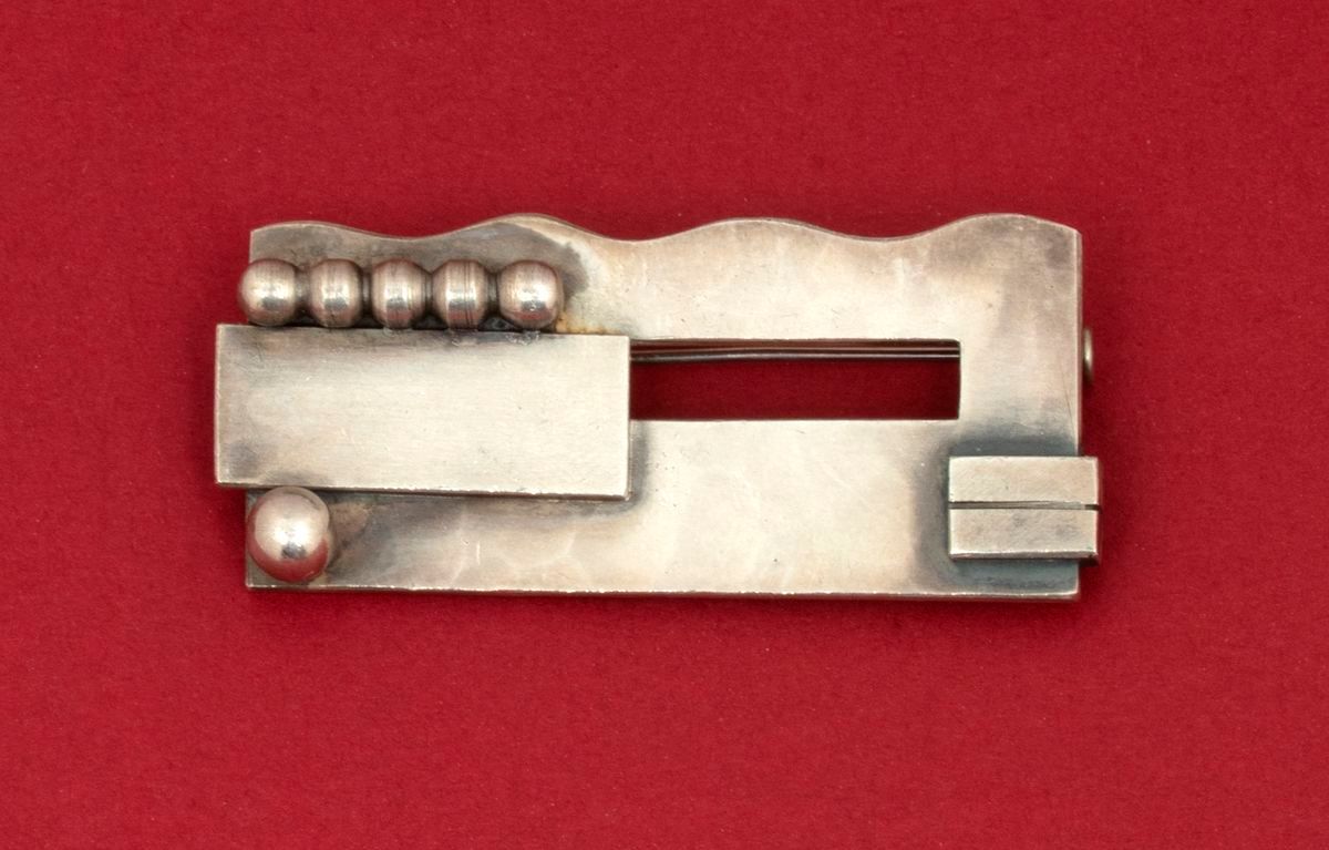 Null JEAN DESPRÉS (1889-1980)*
Longue broche en argent présentant un rectangle m&hellip;