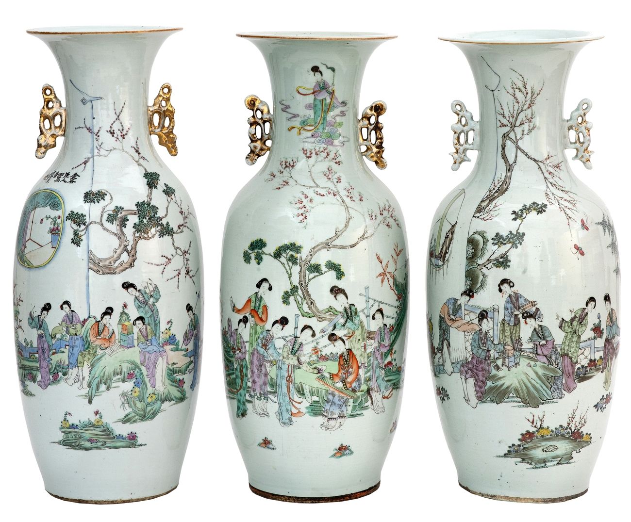 Null Chine, XIX-XXe siècle
Lot de trois vases en porcelaine à décor en émaux pol&hellip;