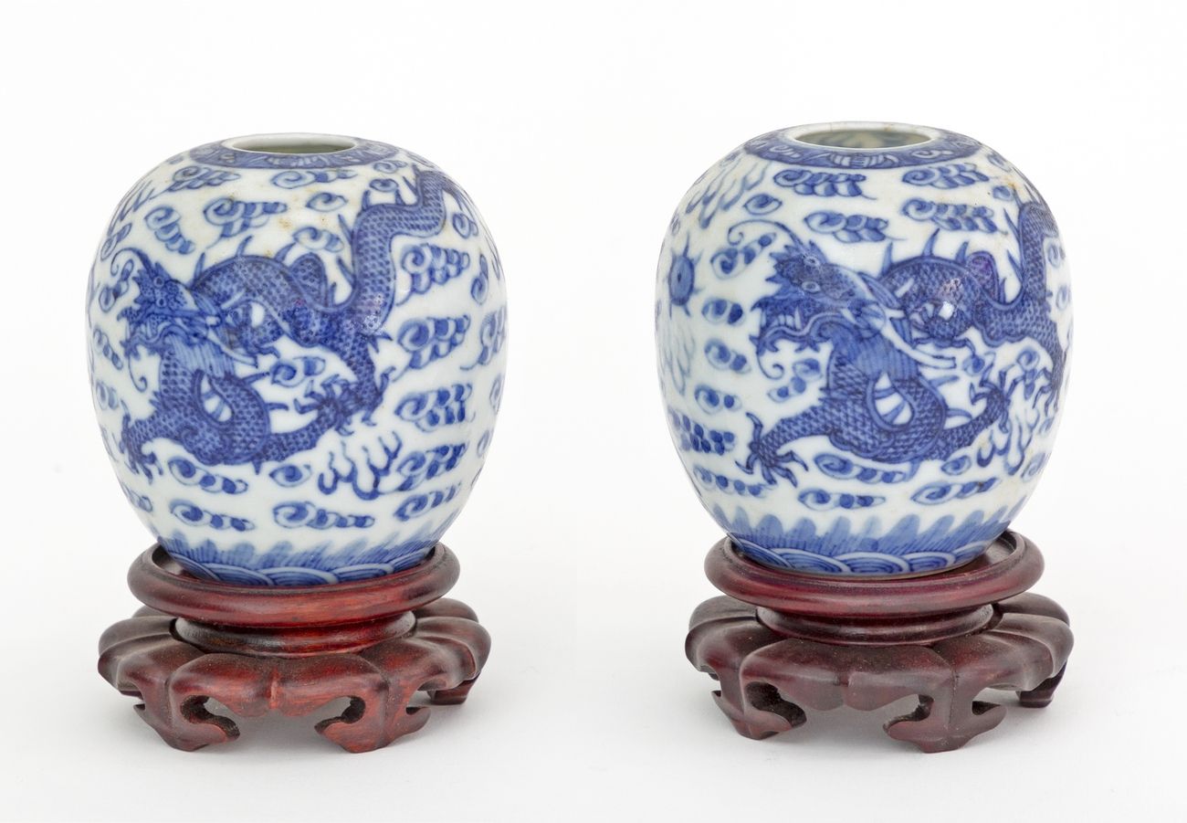 Null Chine, Epoque République (1912-1949)
Paire de petits vases globulaires en p&hellip;
