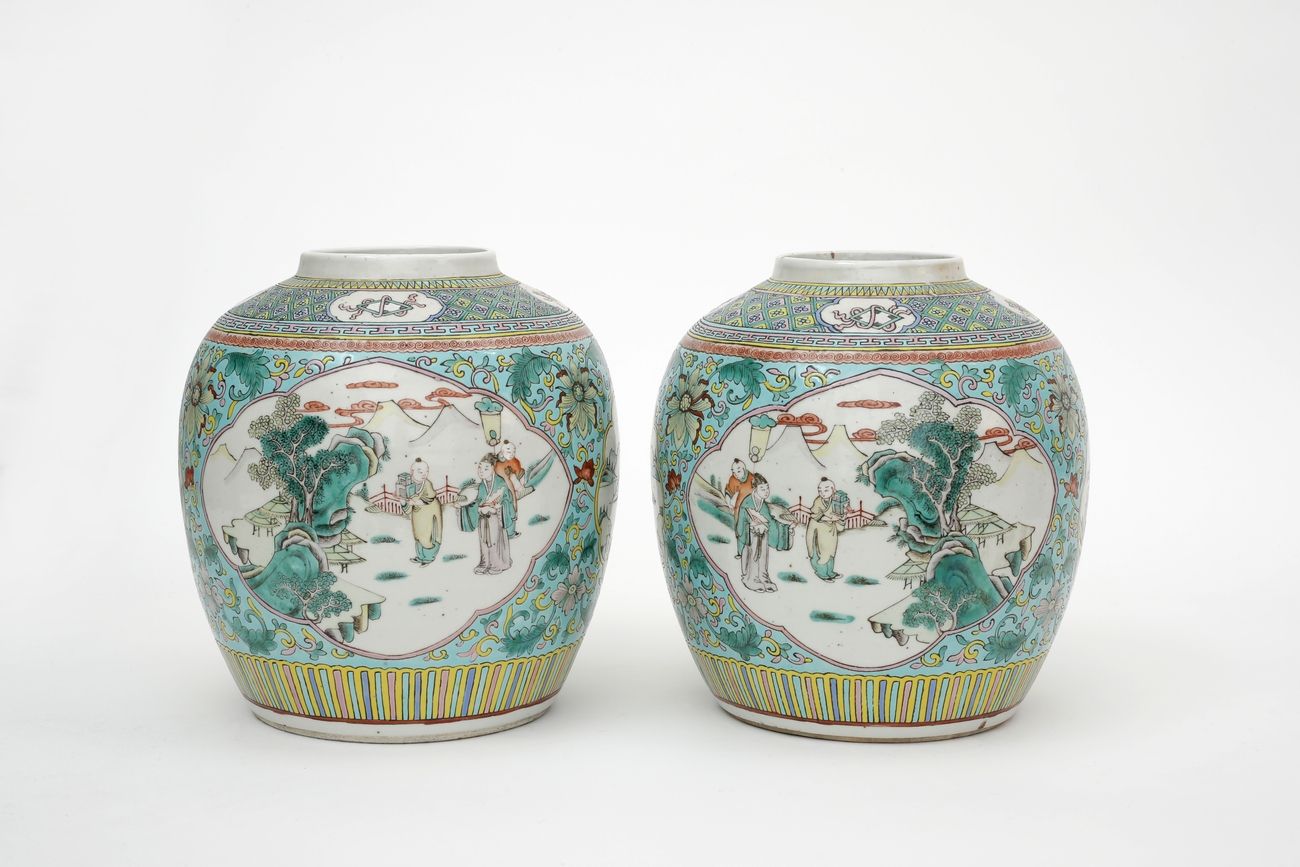 Null China, siglo XIX
Un par de jengibres de porcelana decorados con esmaltes Fa&hellip;