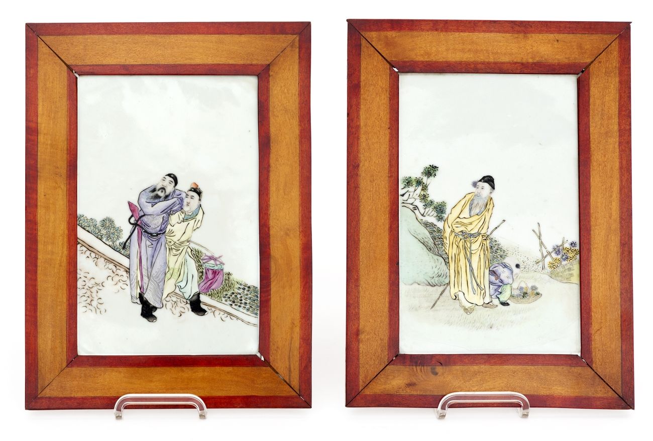 Null 中国，民国时期（1912-1949）
瓷盘一对，上面有法米勒珐琅彩装饰的人物。
尺寸：20厘米 x 13厘米