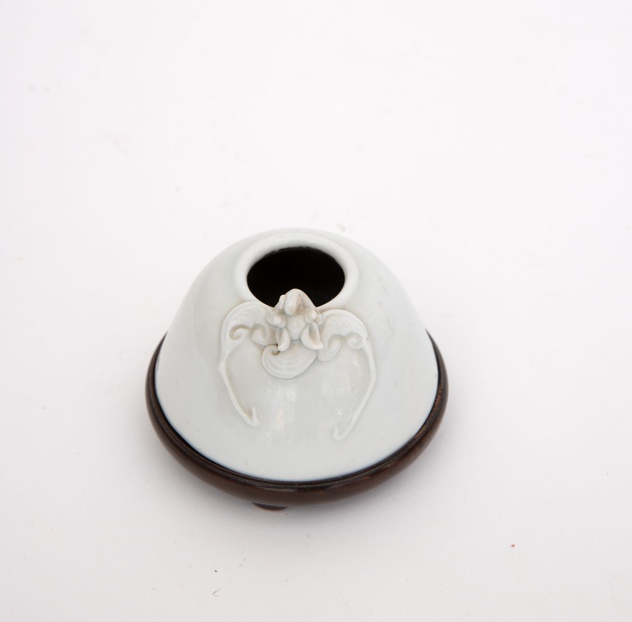 Null Chine, Epoque République (1912-1949)
Pot à encre en porcelaine céladon pâle&hellip;