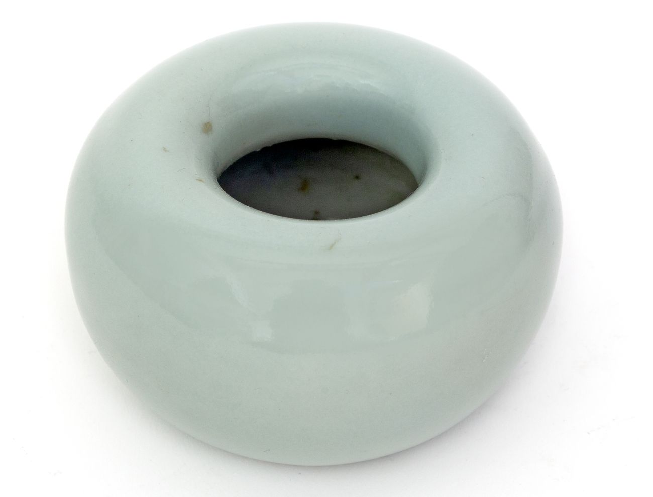 Null Chine, Période Qing (1644-1912)
Pot à encre en porcelaine celadon.
Marque Y&hellip;