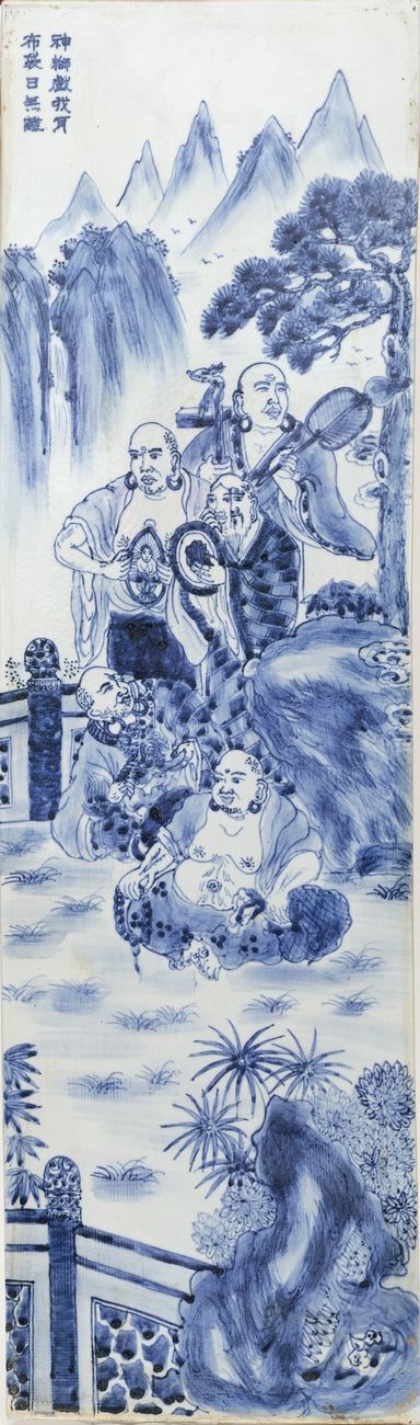 Null Chine, XXe siècle
Plaque en porcelaine à décor en émaux bleu-blanc de divin&hellip;