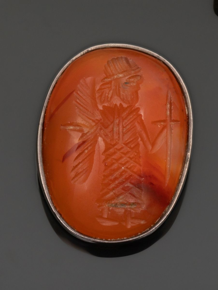 Null Intaglio of the XIXth century on cornelian on a silver pendant (835 thousan&hellip;
