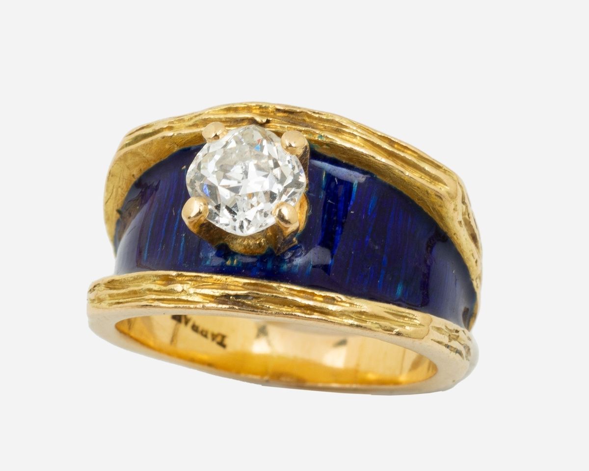 Null Schöner Ring aus strukturiertem 18-karätigem Gelbgold (750 Tausendstel), de&hellip;