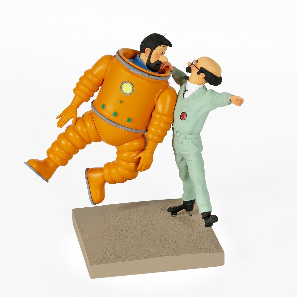 Hergé : MOULINSART FARIBOLES: Tintin, Haddock tries his lunar suit and Sunflower&hellip;