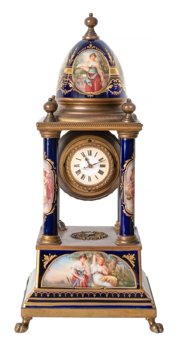 Null Porcelain and gilt bronze clock with romantic decoration on a blue backgrou&hellip;