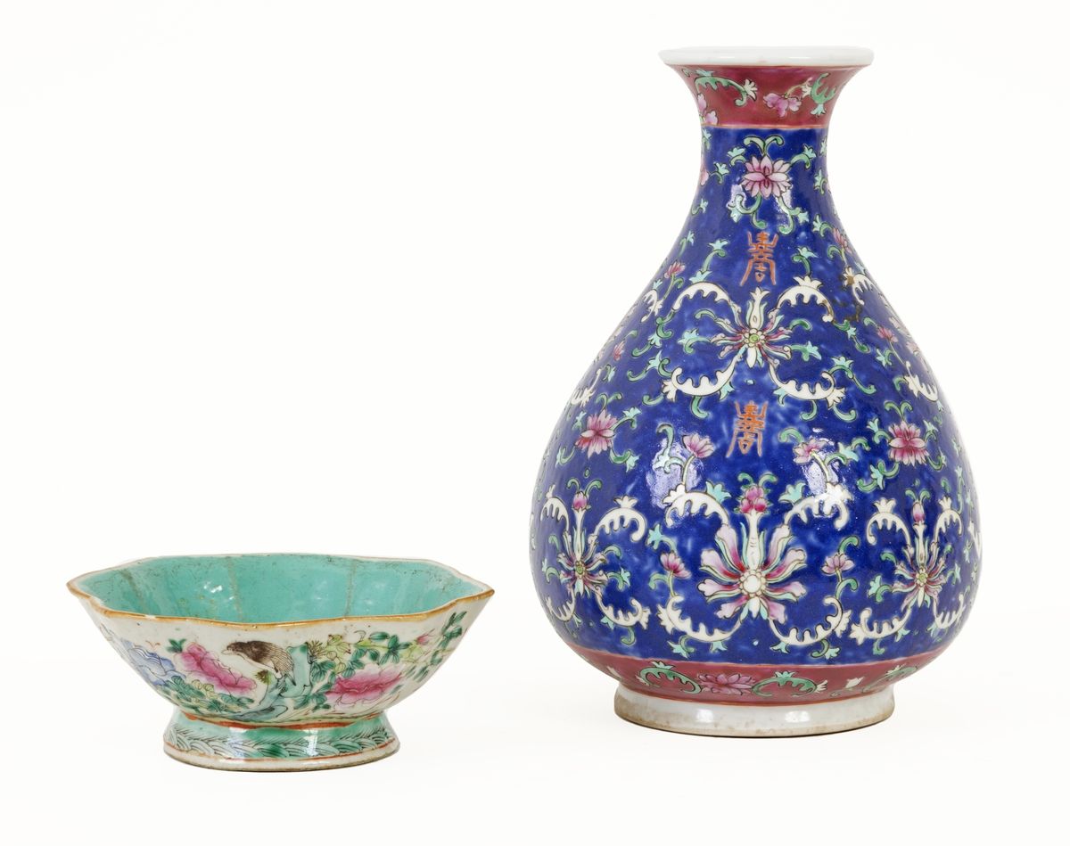 Null Chine, XIX-XXe siècle
Lot comprenant un vase et une coupe polylobée en porc&hellip;