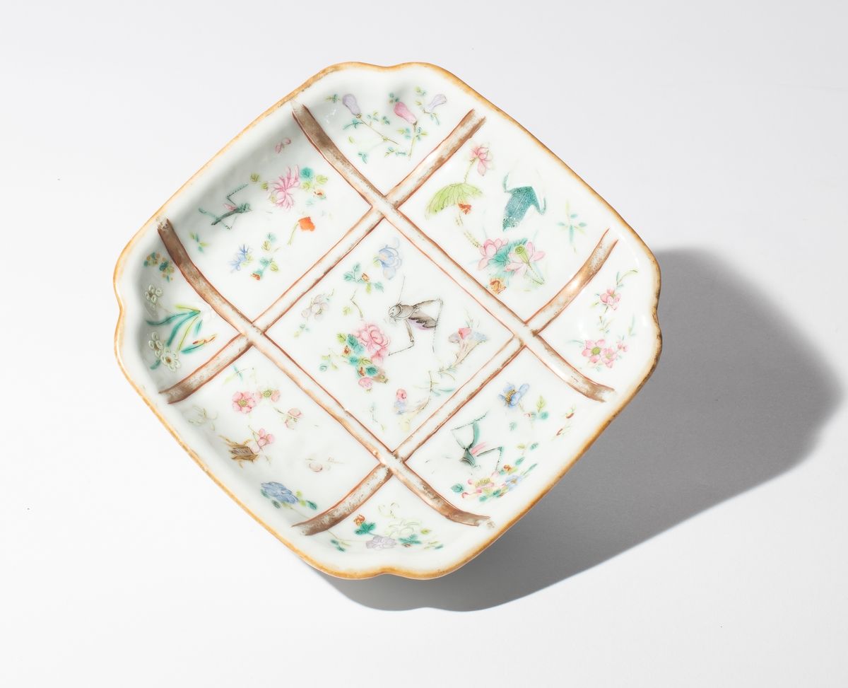 Null Chine, Epoque Tongzhi (1862-1874)
Coupe sur pied en porcelaine à décor en é&hellip;