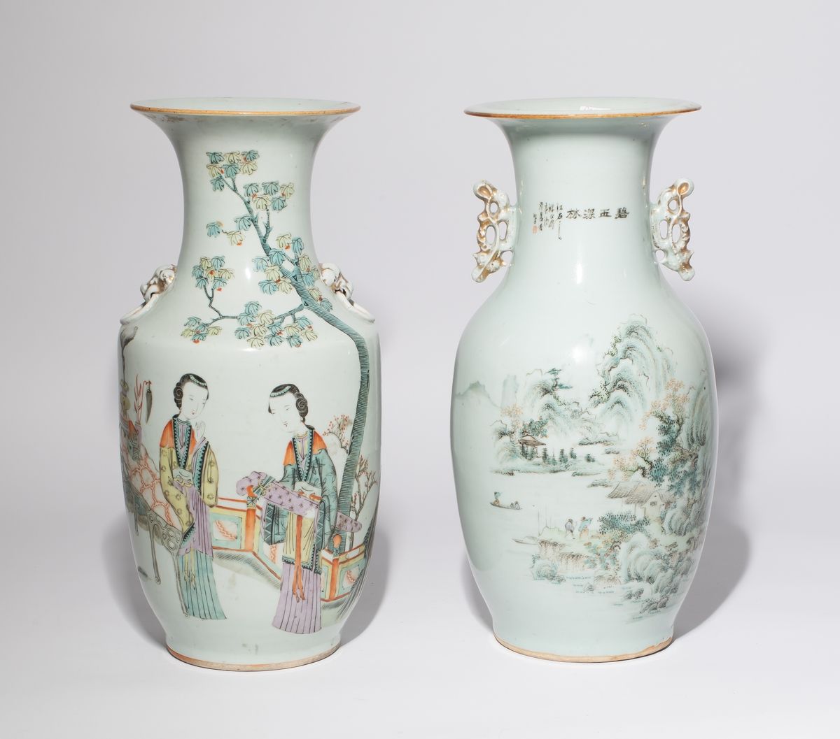 Null Chine, XIX-XXe siècle
Lot comprenant deux vases en porcelaine à décor en ém&hellip;