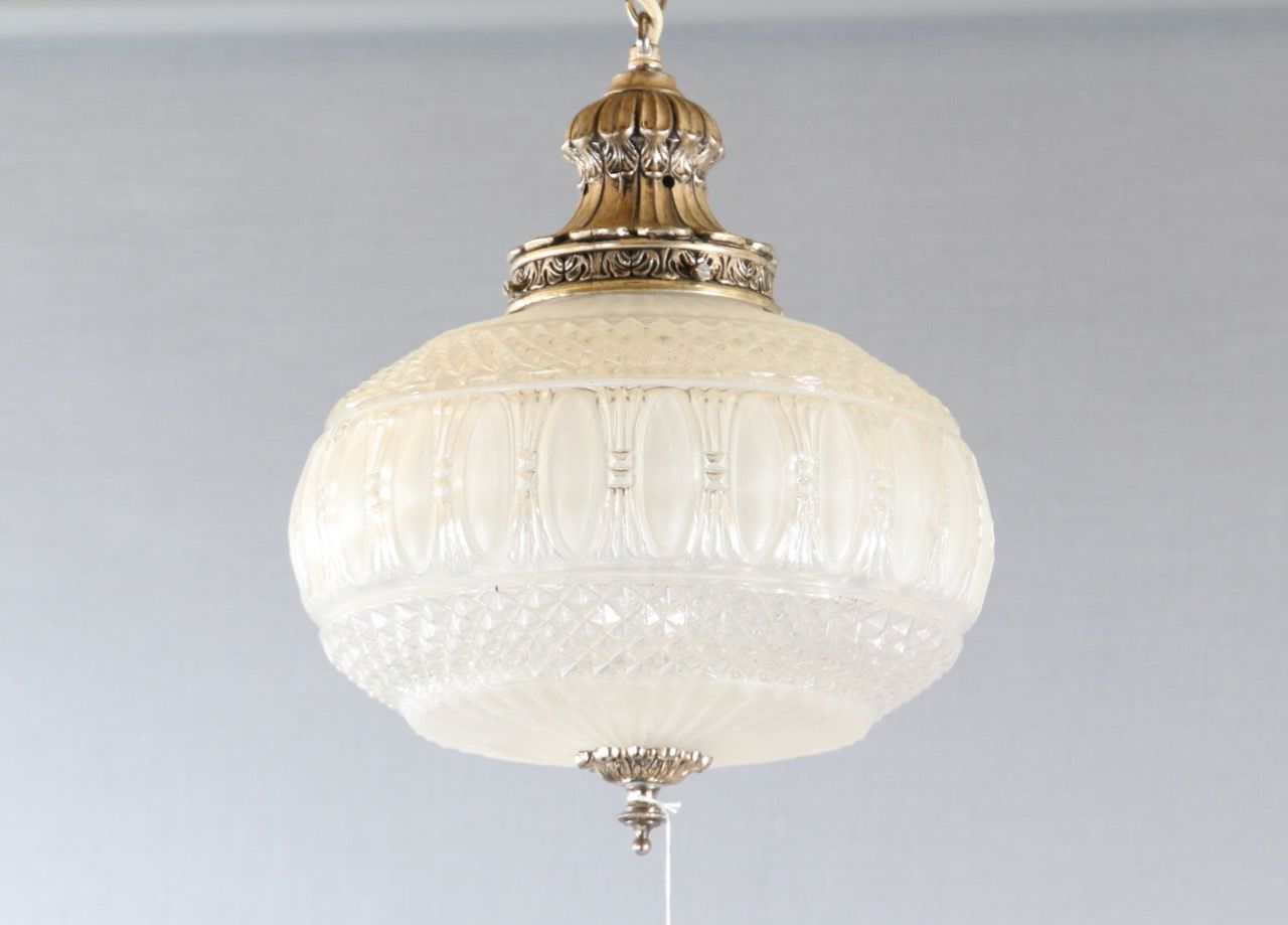 Null 吸顶灯，约 1900 年，镀银支架，切割和部分磨砂玻璃，通电，高 50 厘米，（请注意运输说明）