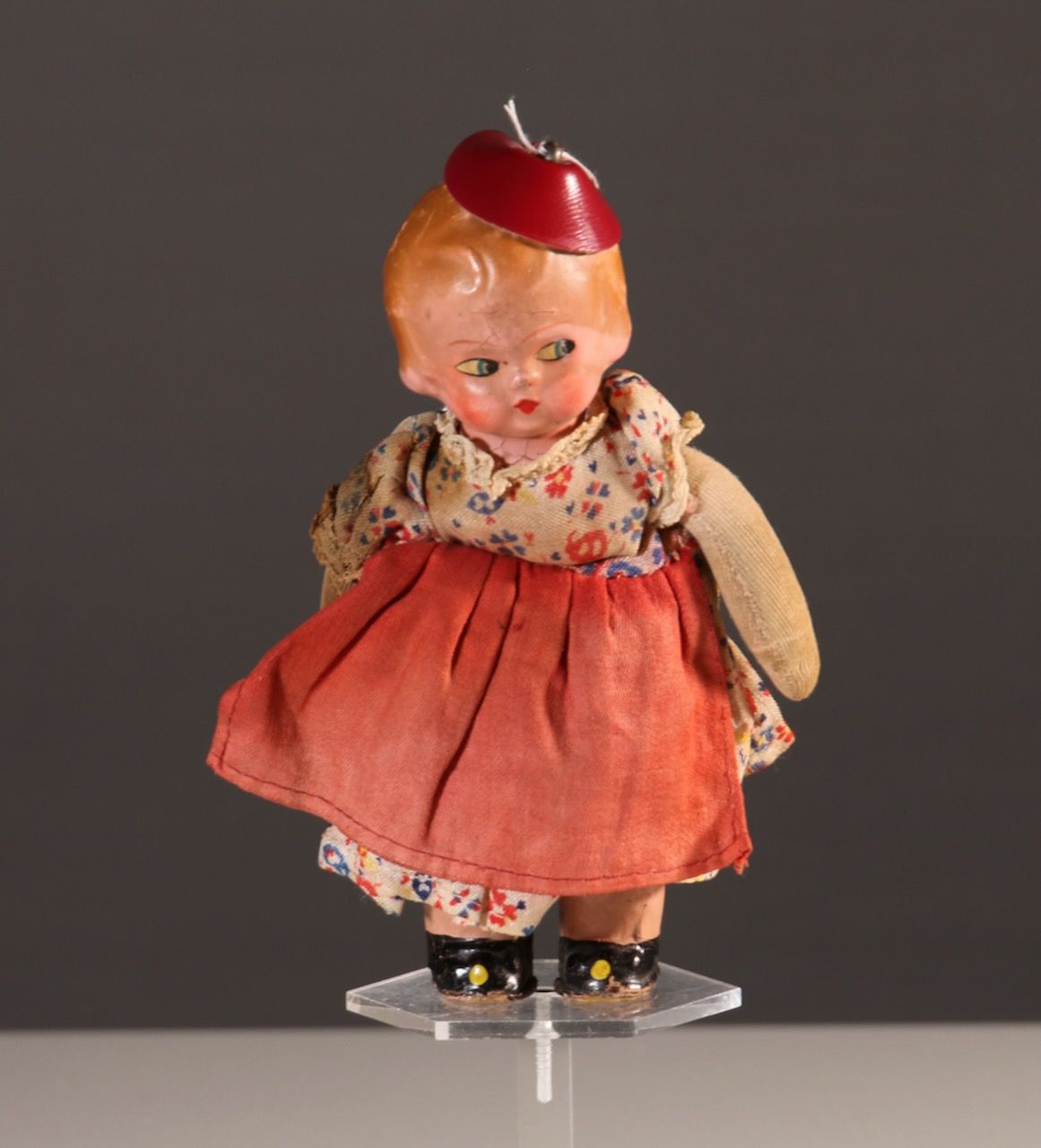 Null muñeca bailarina, plástico, cuerda de reloj, ropa vieja, alrededor de 1920,&hellip;