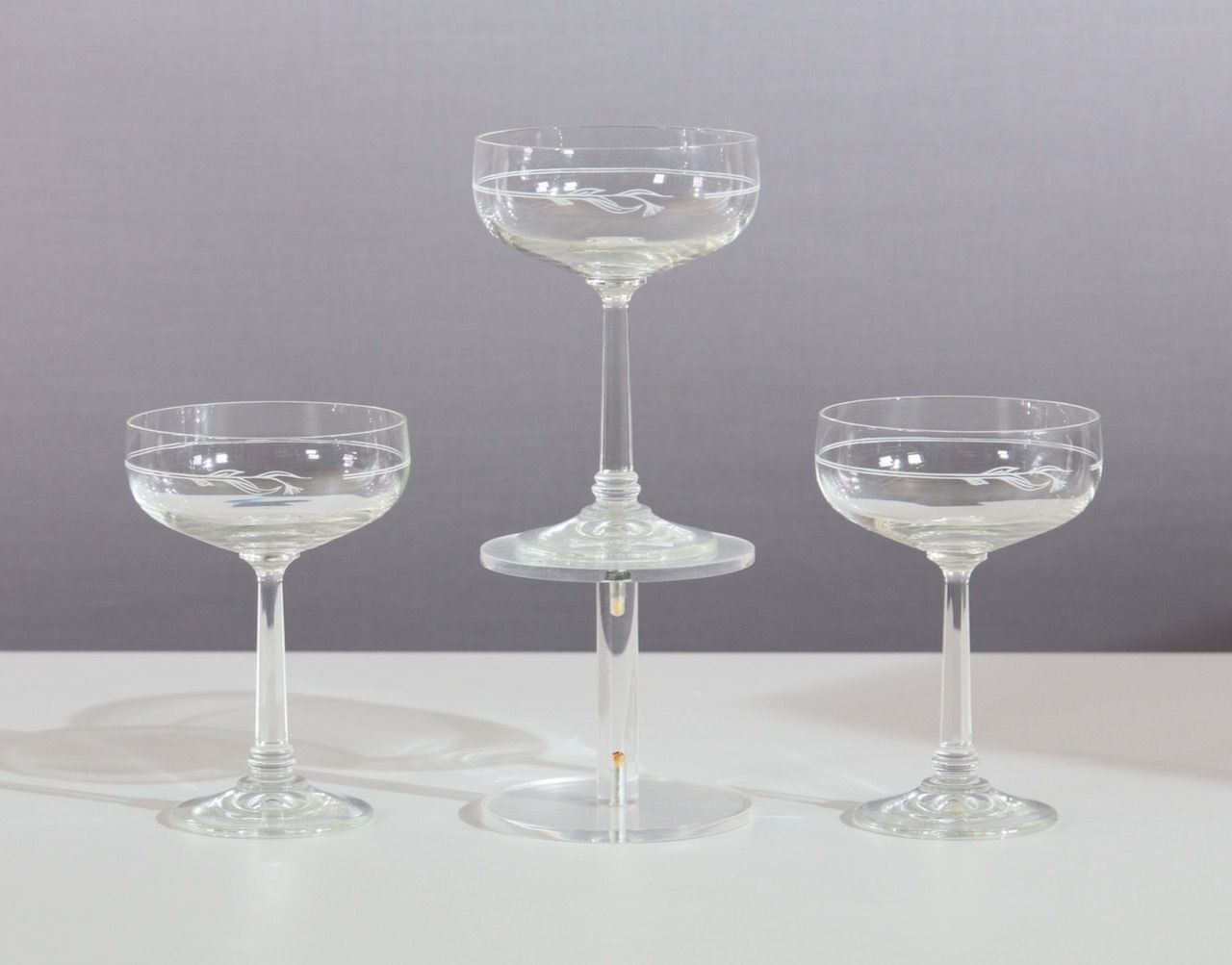 Null Champagneras, años 70, 3 copas con decoración rayada, h. 15 cm