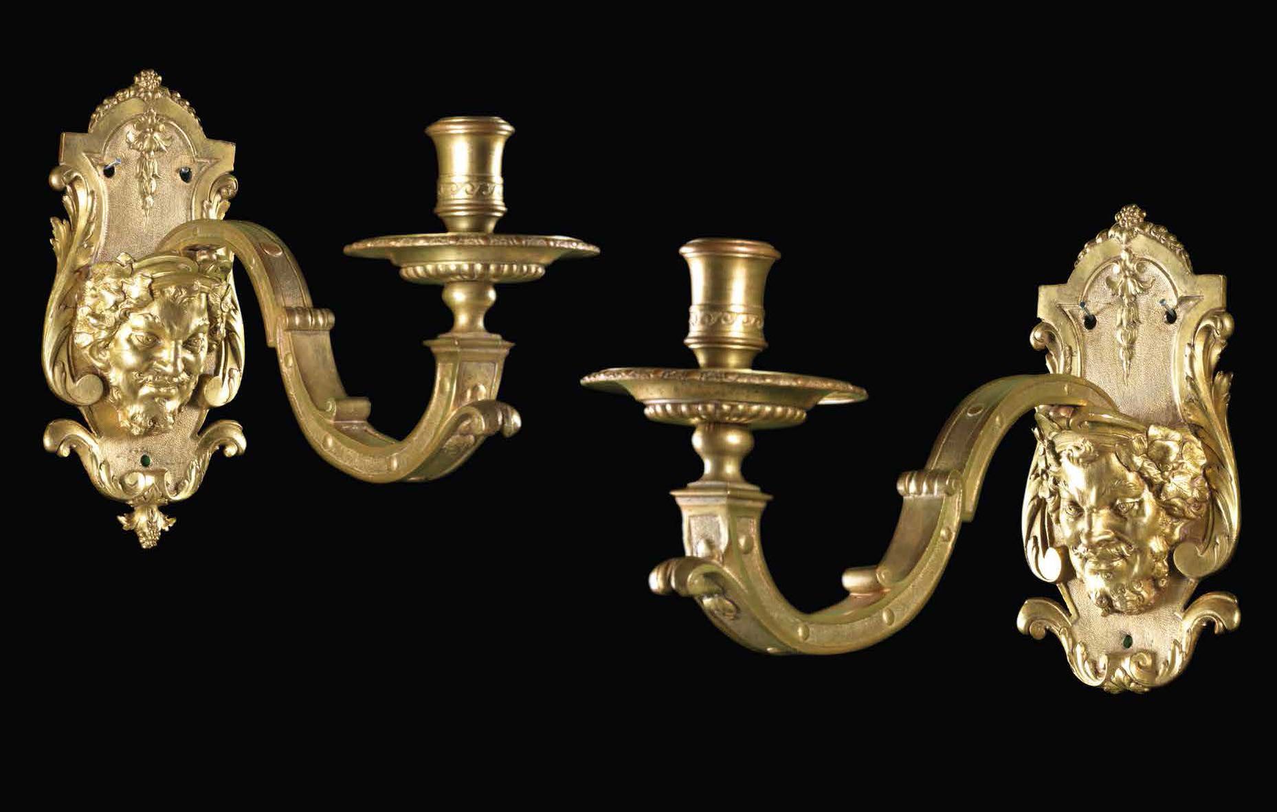 Null 摄政时期的一对单臂灯座，约1720年
鎏金青铜
，其中一个缺少一个种子按钮
H.20 cm, W. 10,5 cm, D. 31 cm
我们这对带萨提&hellip;