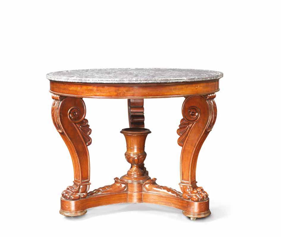 Null TABLE CIRCULAIRE EN ACAJOU Époque Empire
Acajou, bâti en chêne ; marbre Sai&hellip;