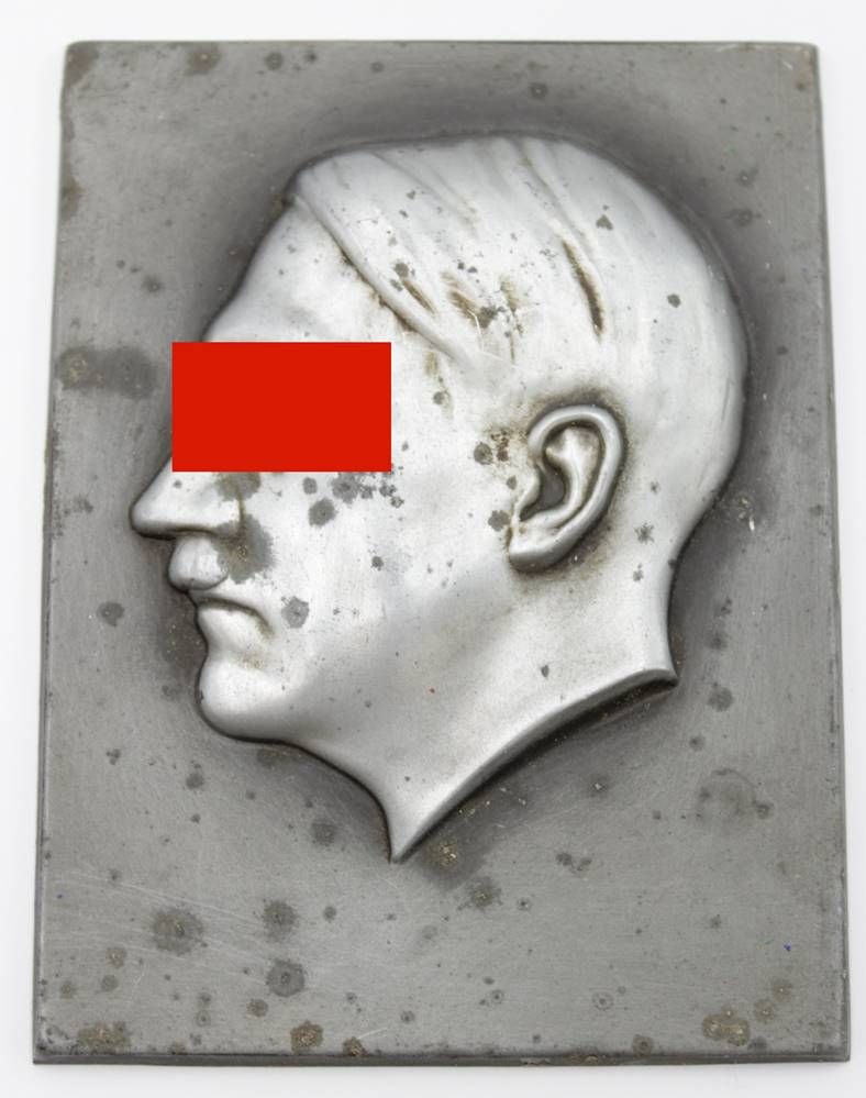 Null petit profil latéral, A.H., probablement étain, 3ème Reich, env. 12 x 9cm.