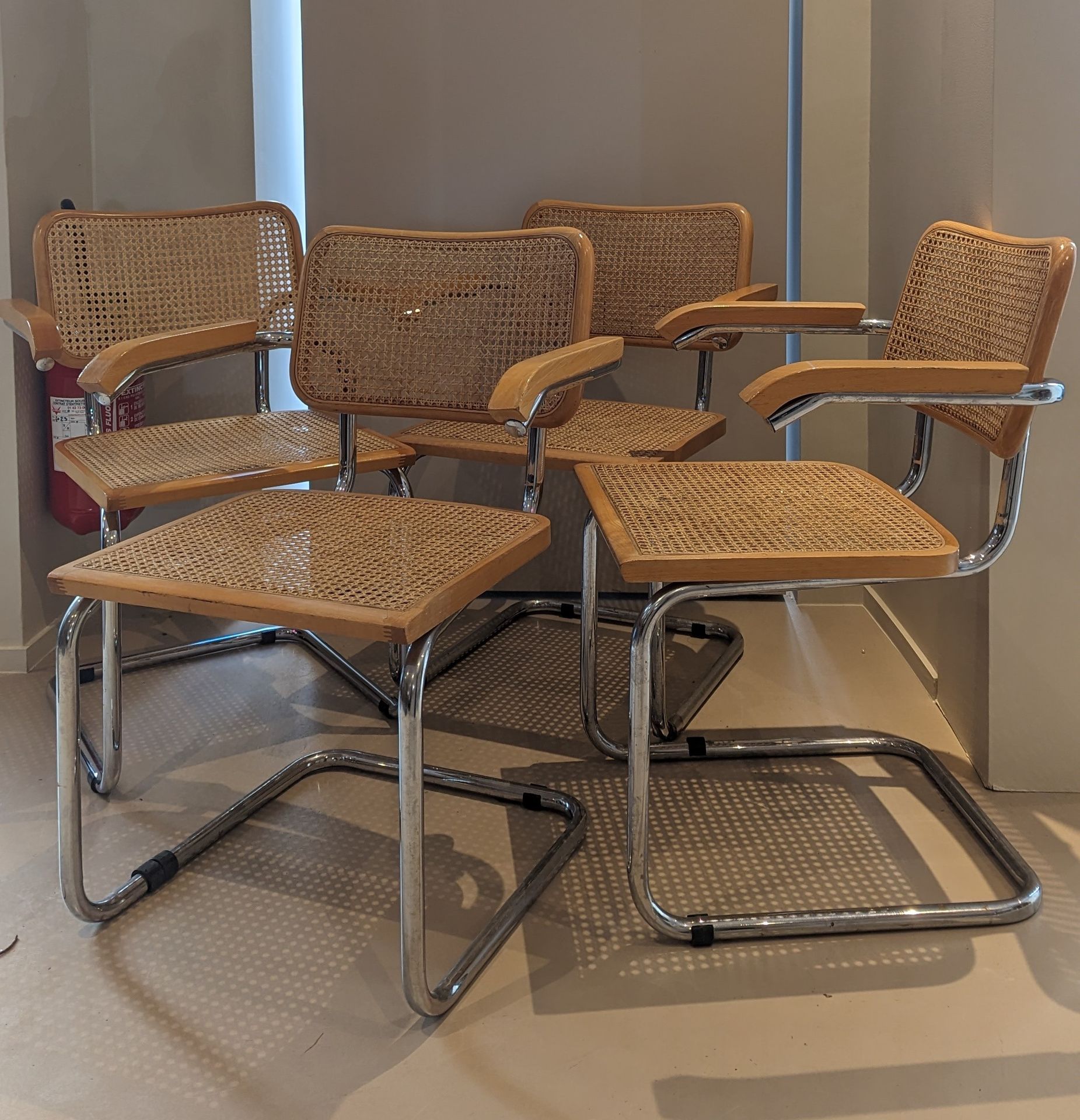Null Marcel Lajos BREUER (1902-1981)
Suite de quatre fauteuils, modèle Cesca
Boi&hellip;