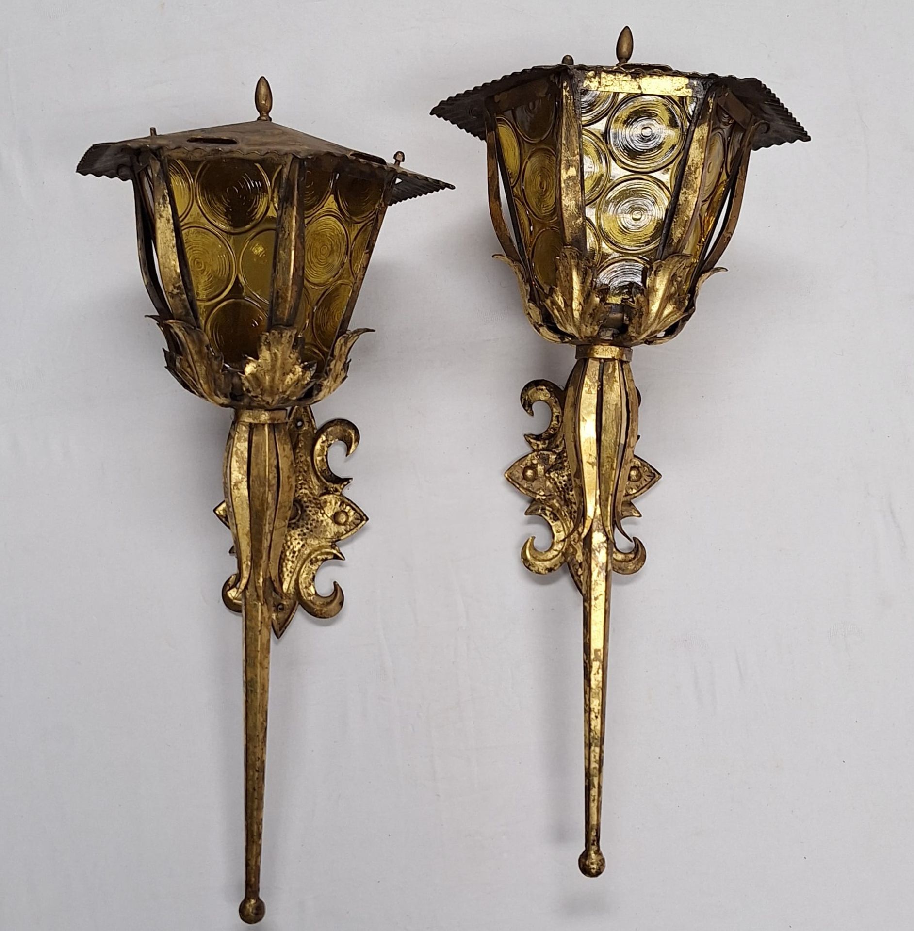 Null 2 pcs. Antique XL lampes d'extérieur chandeliers, verm. France, en état de &hellip;