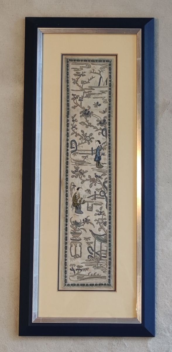 Null Ancienne toile chinoise brodée. Tableau en soie, 19e s., cadre de haute qua&hellip;