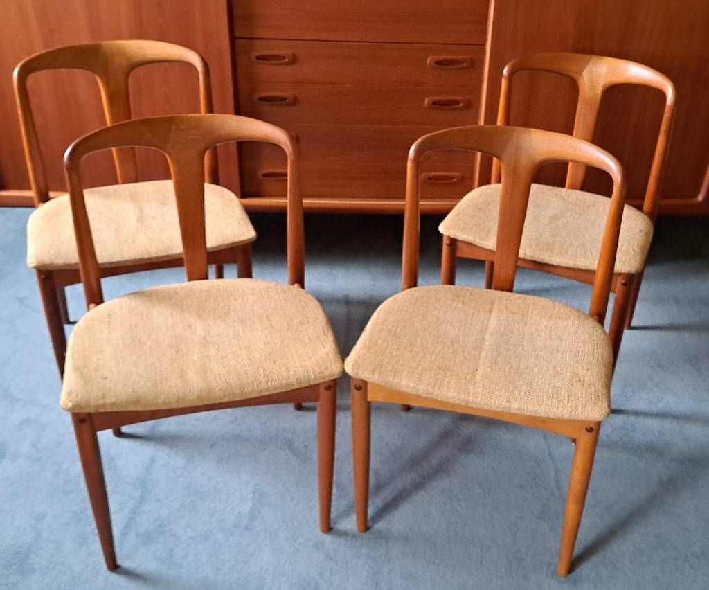 Null 4 chaises modèle Juliane dessinées par Johannes Andersen pour Uldum Møbelfa&hellip;
