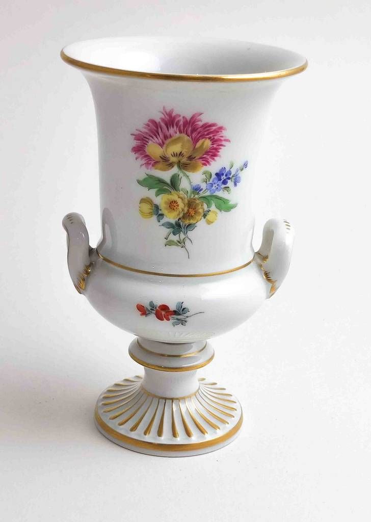 Null Meissen Porzellan Pokalvase Vase à anse Hauteur env. 13,5cm, Ø en haut env.&hellip;