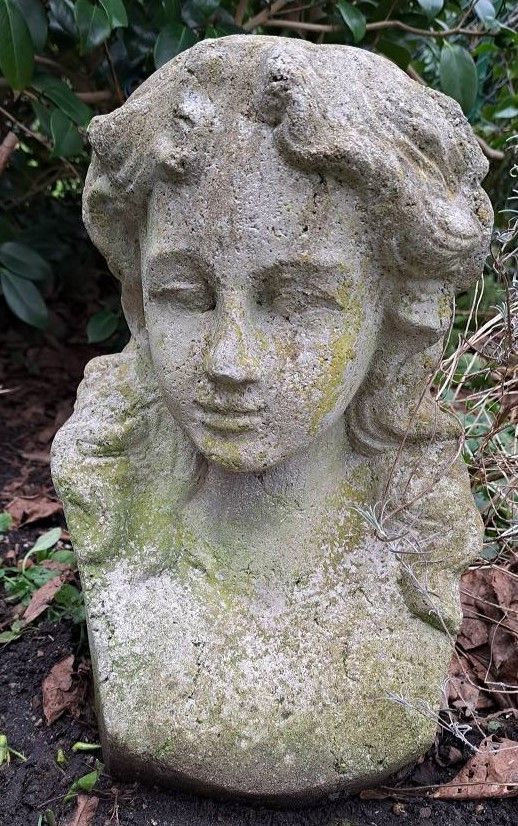 Null Ancienne sculpture de jardin Buste tête de femme verm. Fonte de pierre ou b&hellip;