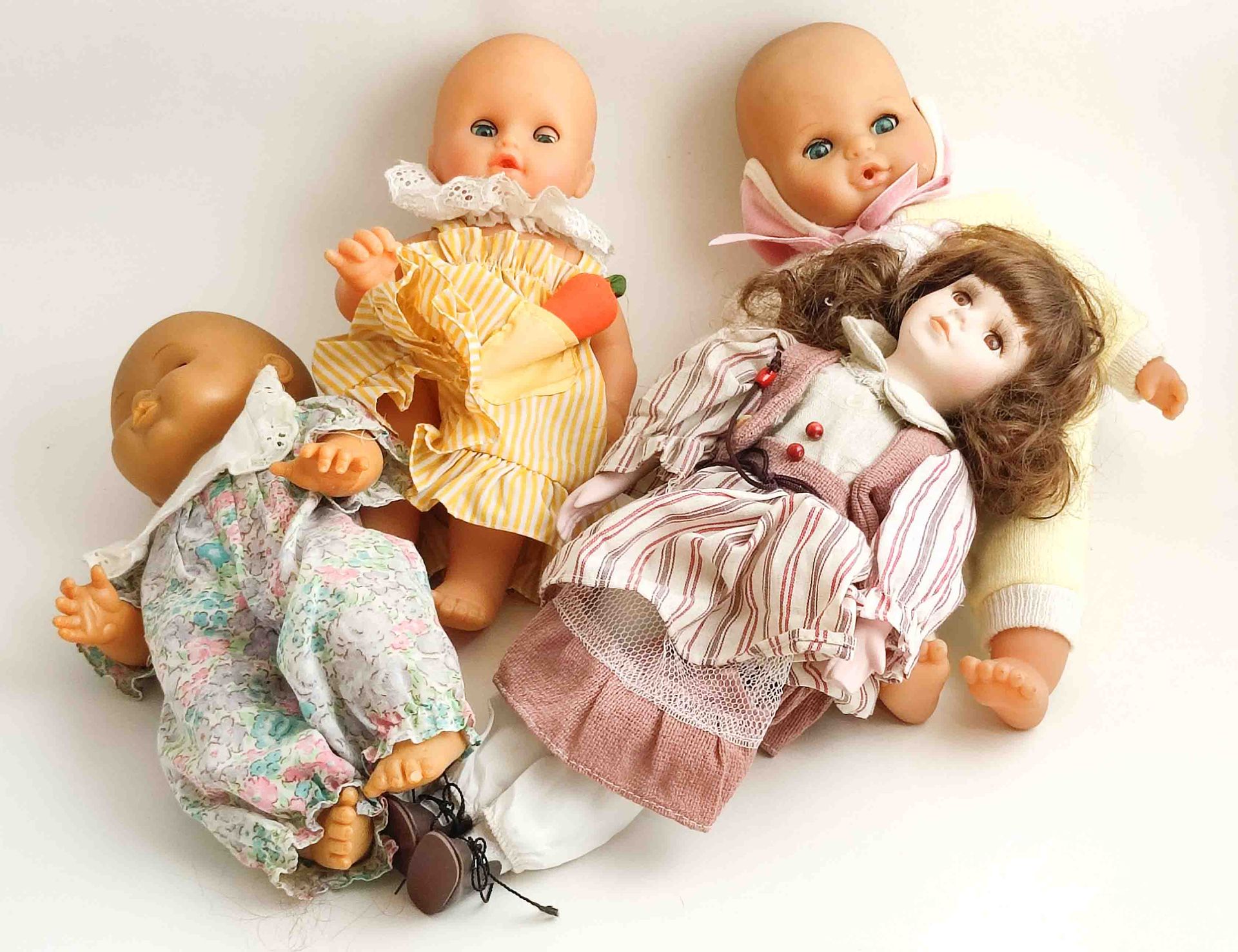 Null Lot de poupées, div. Fabricants et autres décennies
Numéro interne A0181400&hellip;