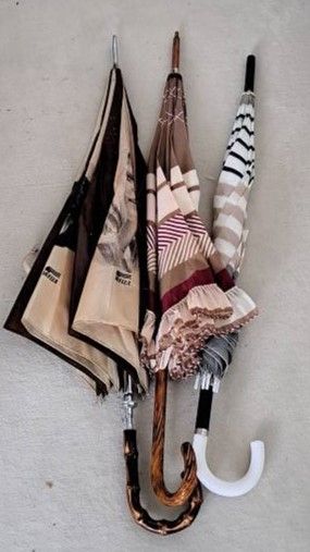 Null Collection of vintage umbrellas, each approx. 78cm long, 1x original "Wella&hellip;