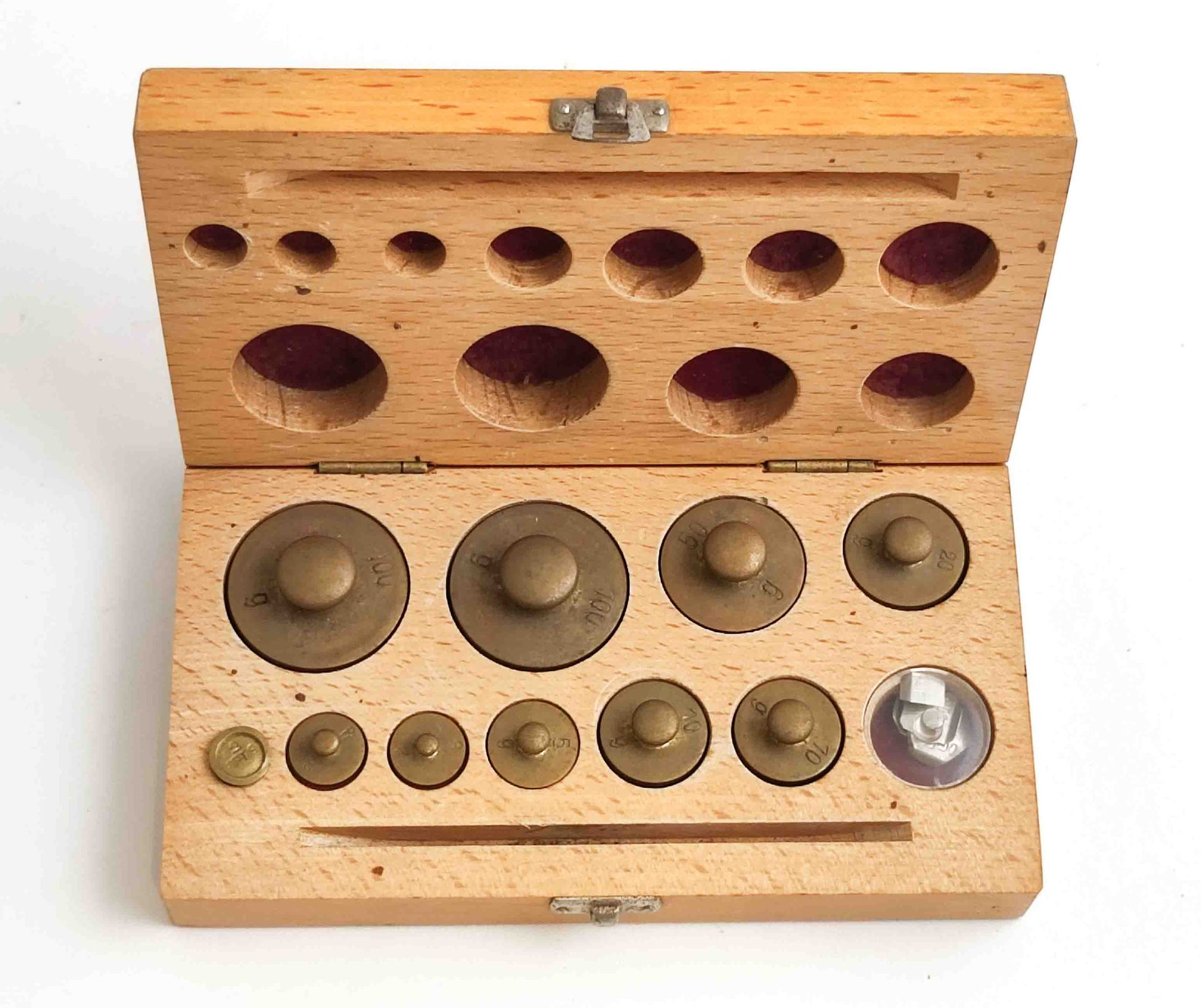 Null Ancienne boîte en bois + poids de la balance, dimensions de la boîte enviro&hellip;