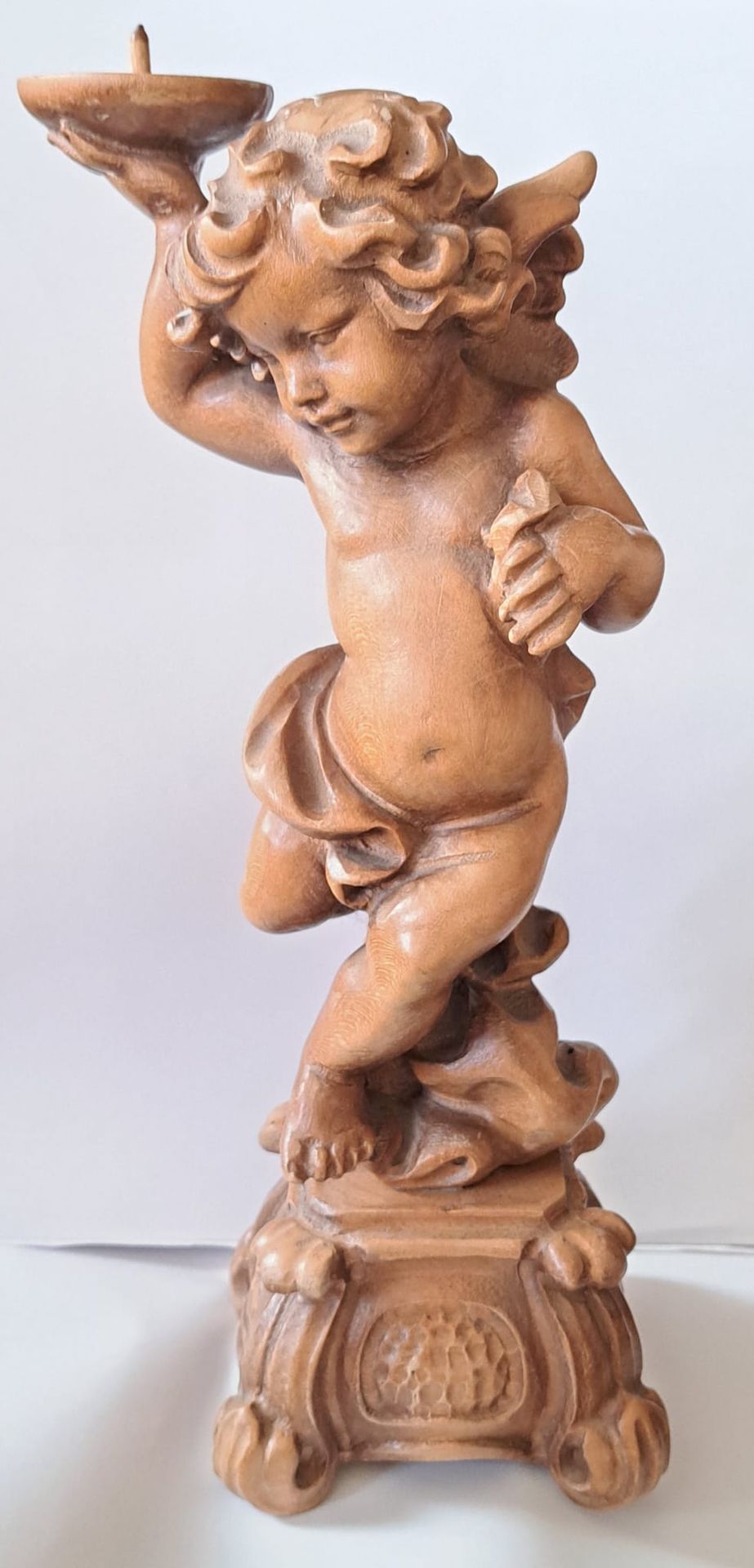 Null Ange antique en bois, sculpté à la main, probablement en tilleul vers 1900,&hellip;