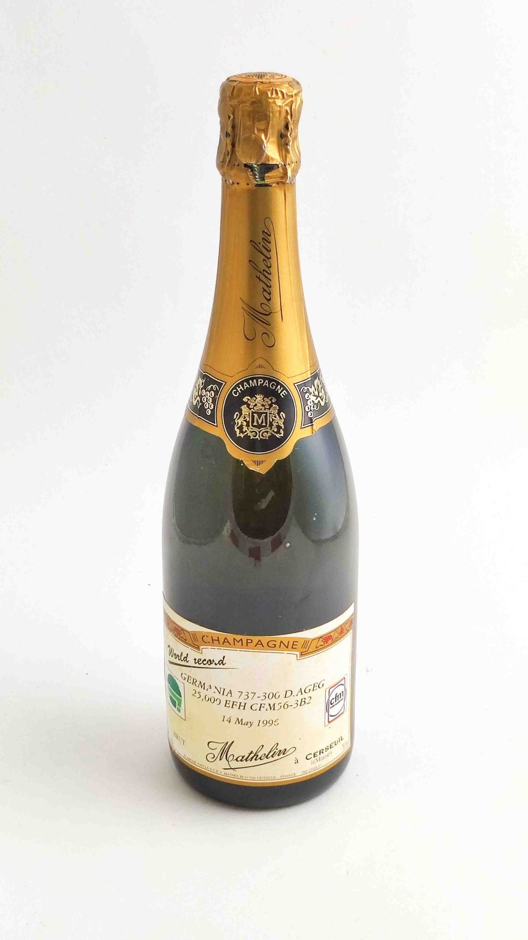 Null 1996 Champagne Mathelin Brut 0.75 L 14 mai 1996, de la succession du capita&hellip;