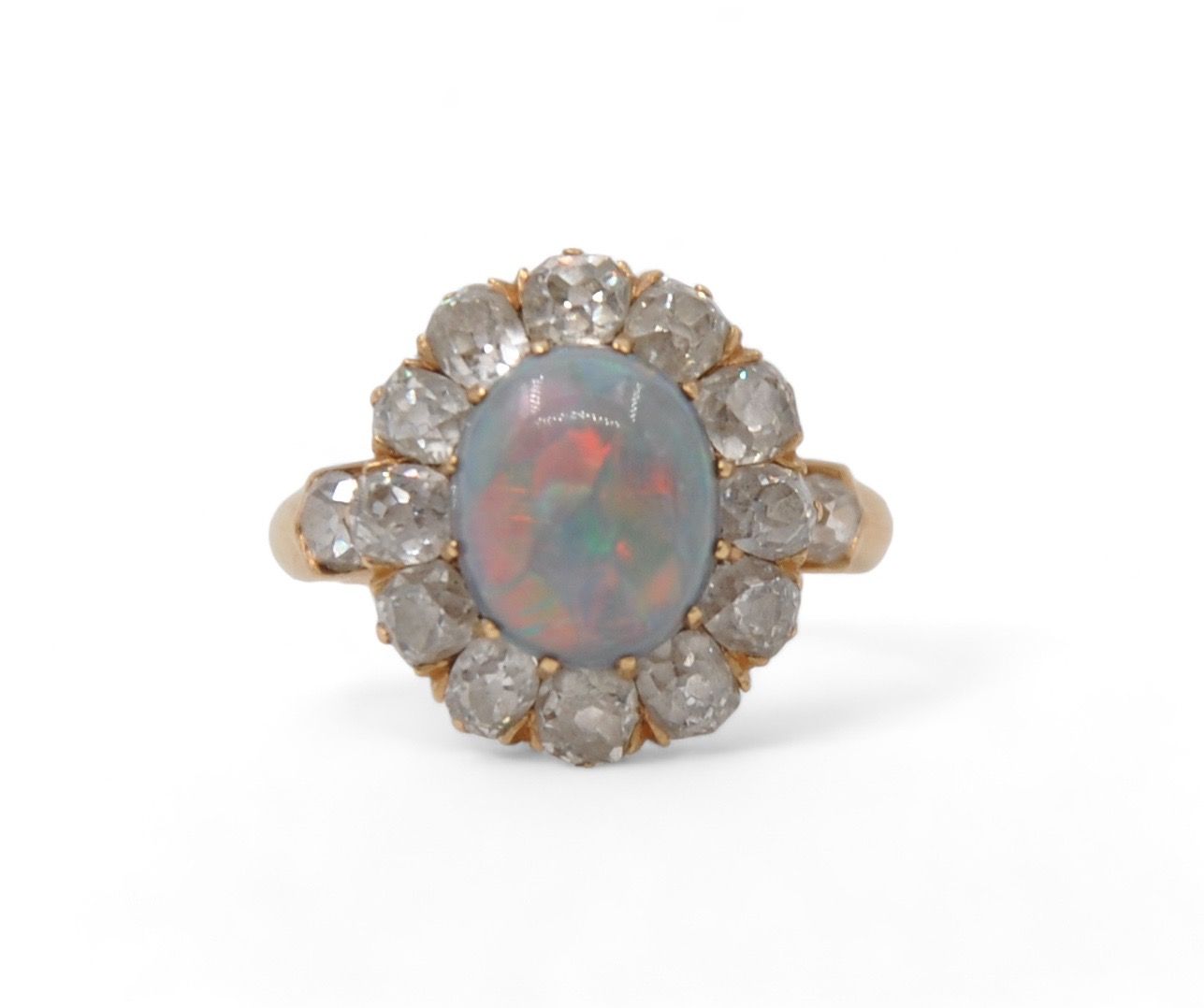 Null Daisy ring in 18K (750/1000) yellow gold, centered on a doublet opal caboch&hellip;
