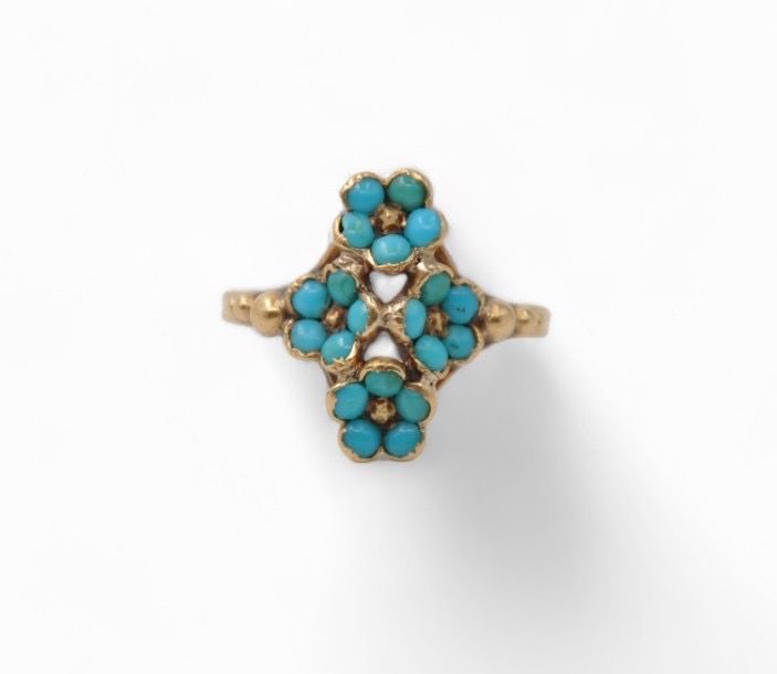 Null 18K (750/1000) yellow gold ring featuring turquoise-paved flowers (some dea&hellip;
