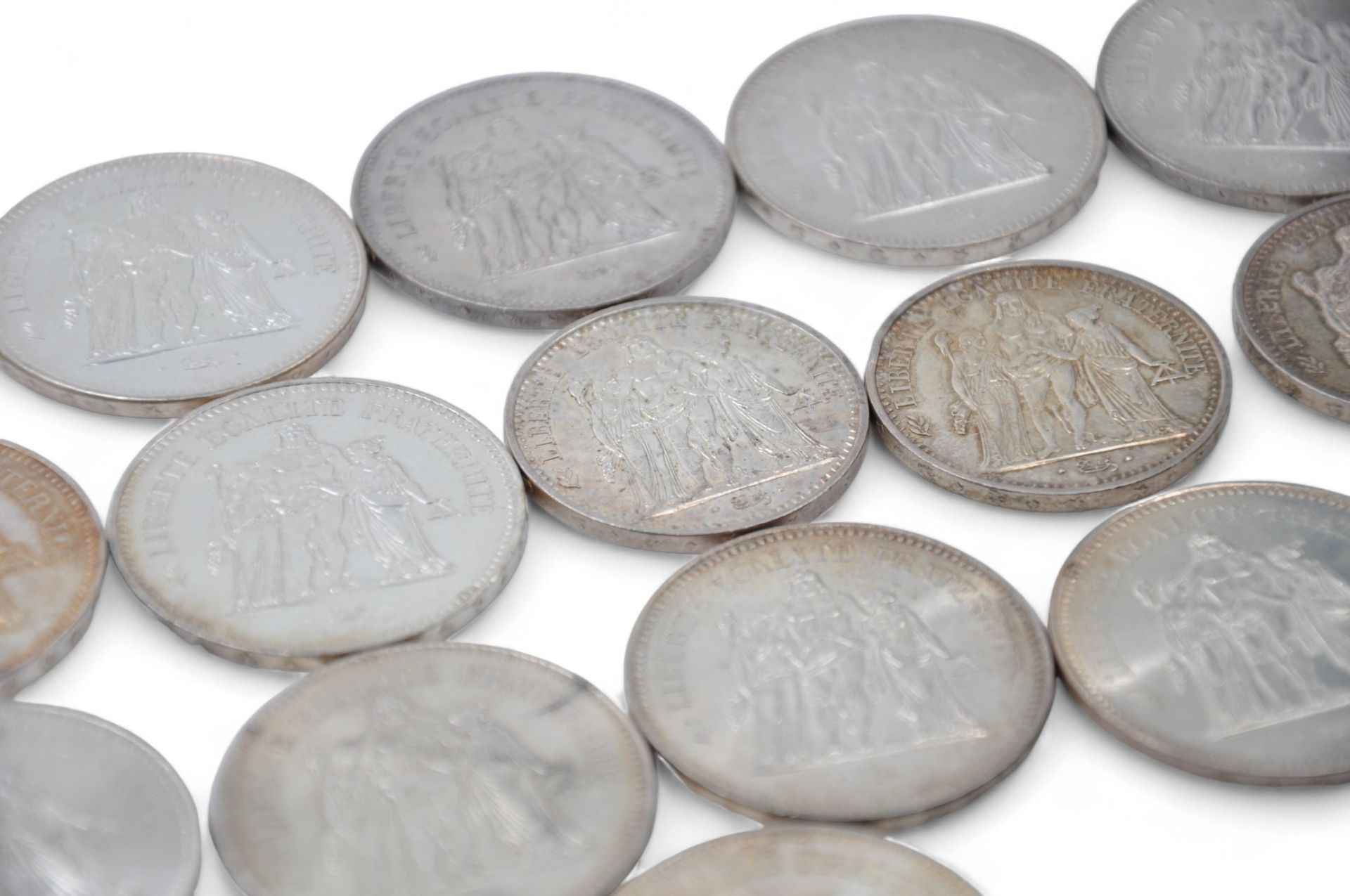 Null Lot de 16 pièces en argent
- 3 pièces 10 francs
- 13 pièces de 50 francs