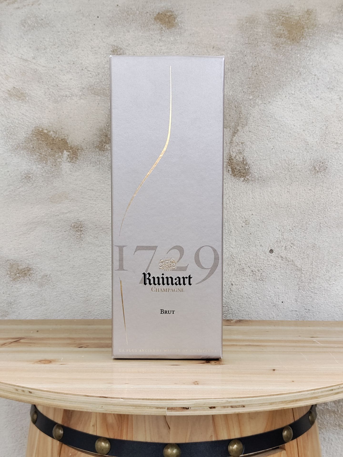 Null **1 bottle of RUINART 1729 brut champagne. Non vintage.
In its case (unopen&hellip;