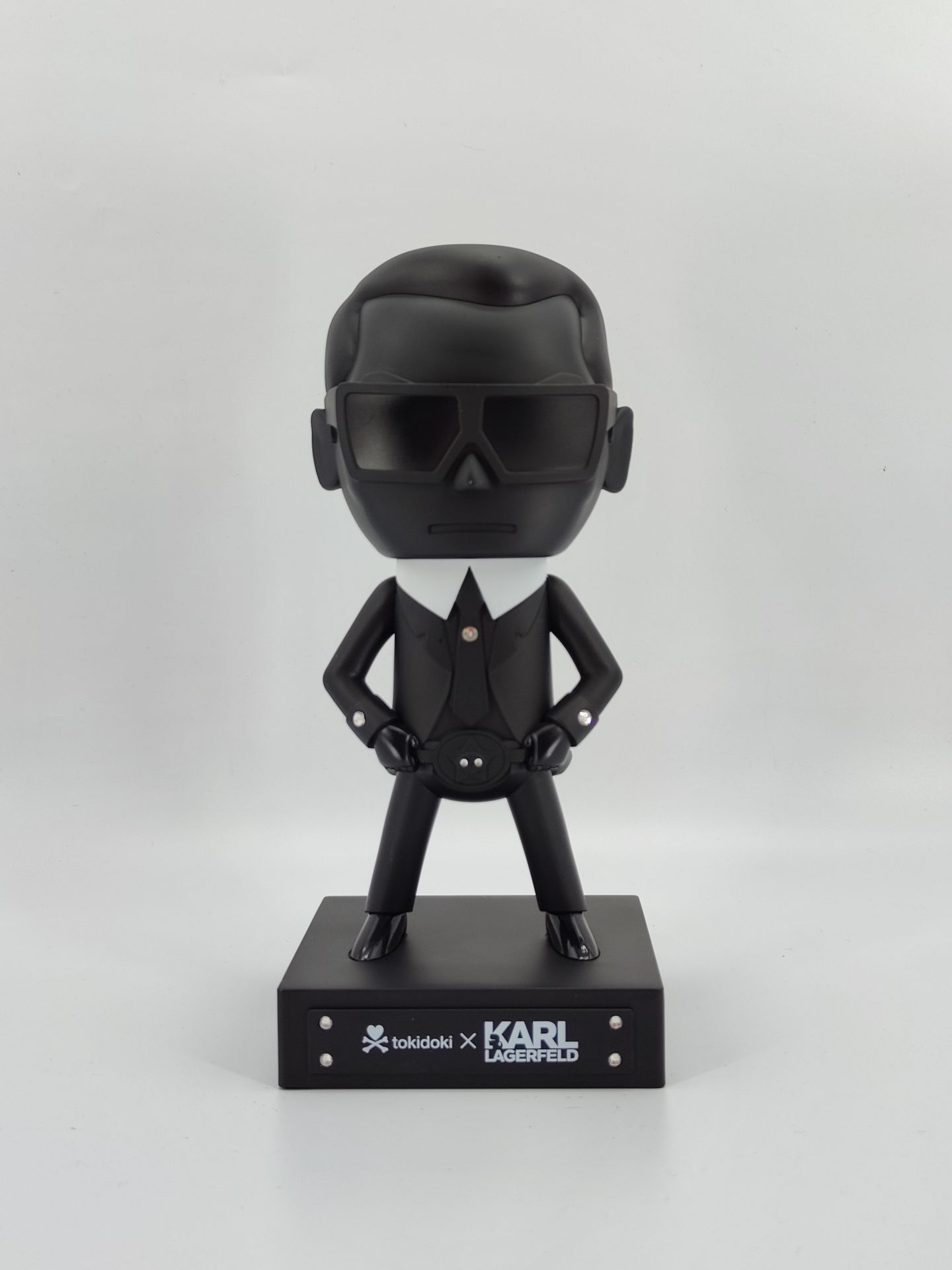 Null Tokidoki X Karl Lagerfeld.
Mr Black and White.
With authenticity card, numb&hellip;