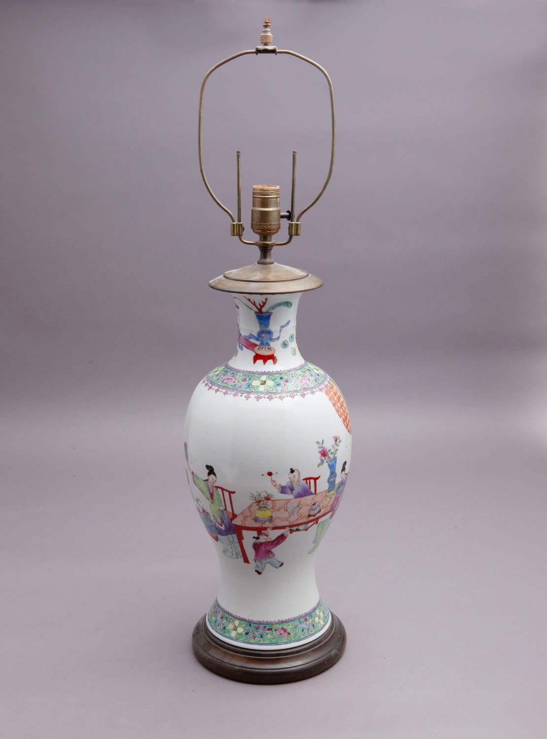 Vintage Chinese Porcelain Vase Lamp Pied de lampe peint à la main représentant d&hellip;