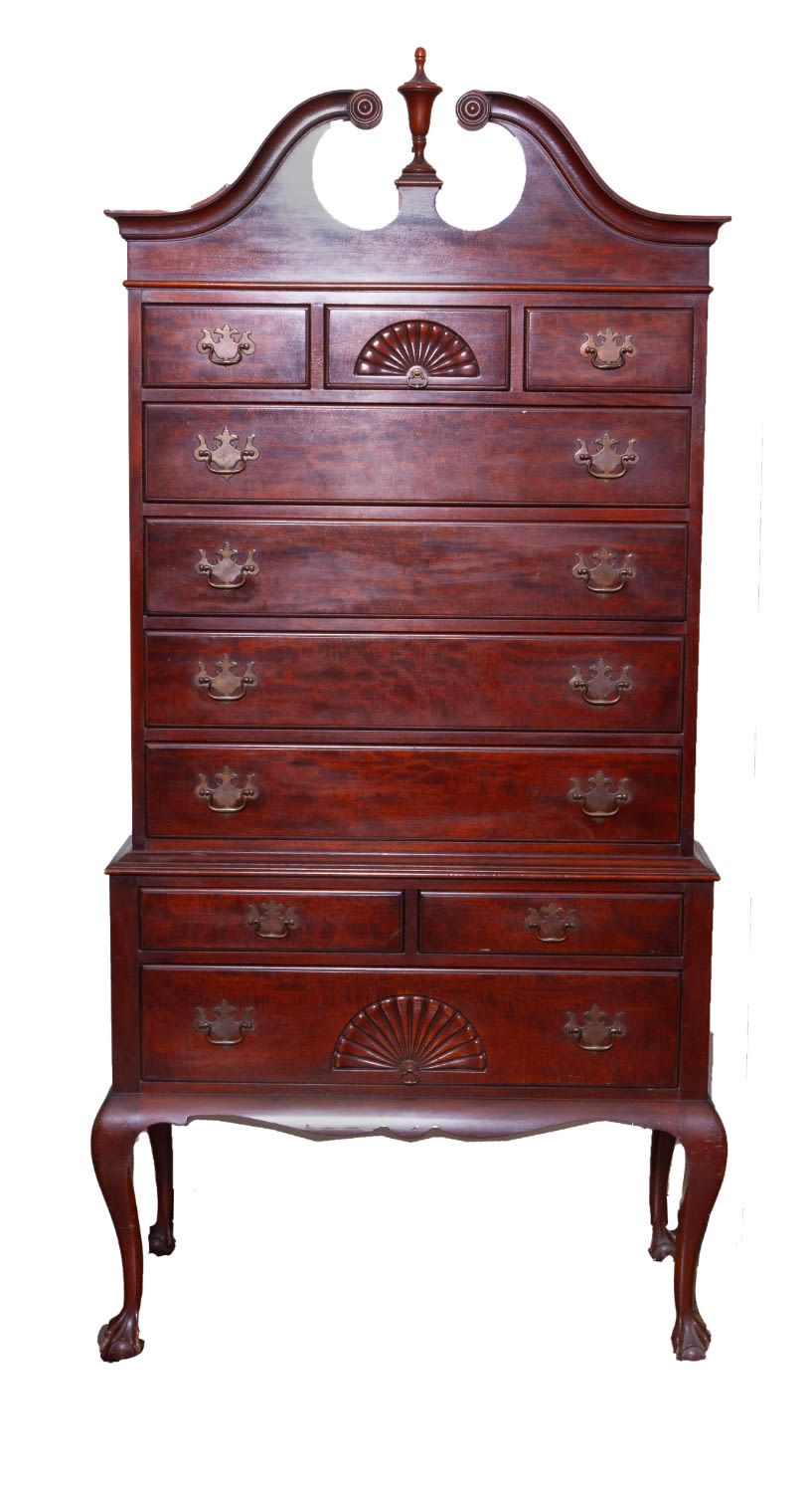 Mahogany Queen Ann Highboy Dresser by Kindel 皇后安风格的桃花心木高脚椅，标有 Kindel Grand Rapid&hellip;