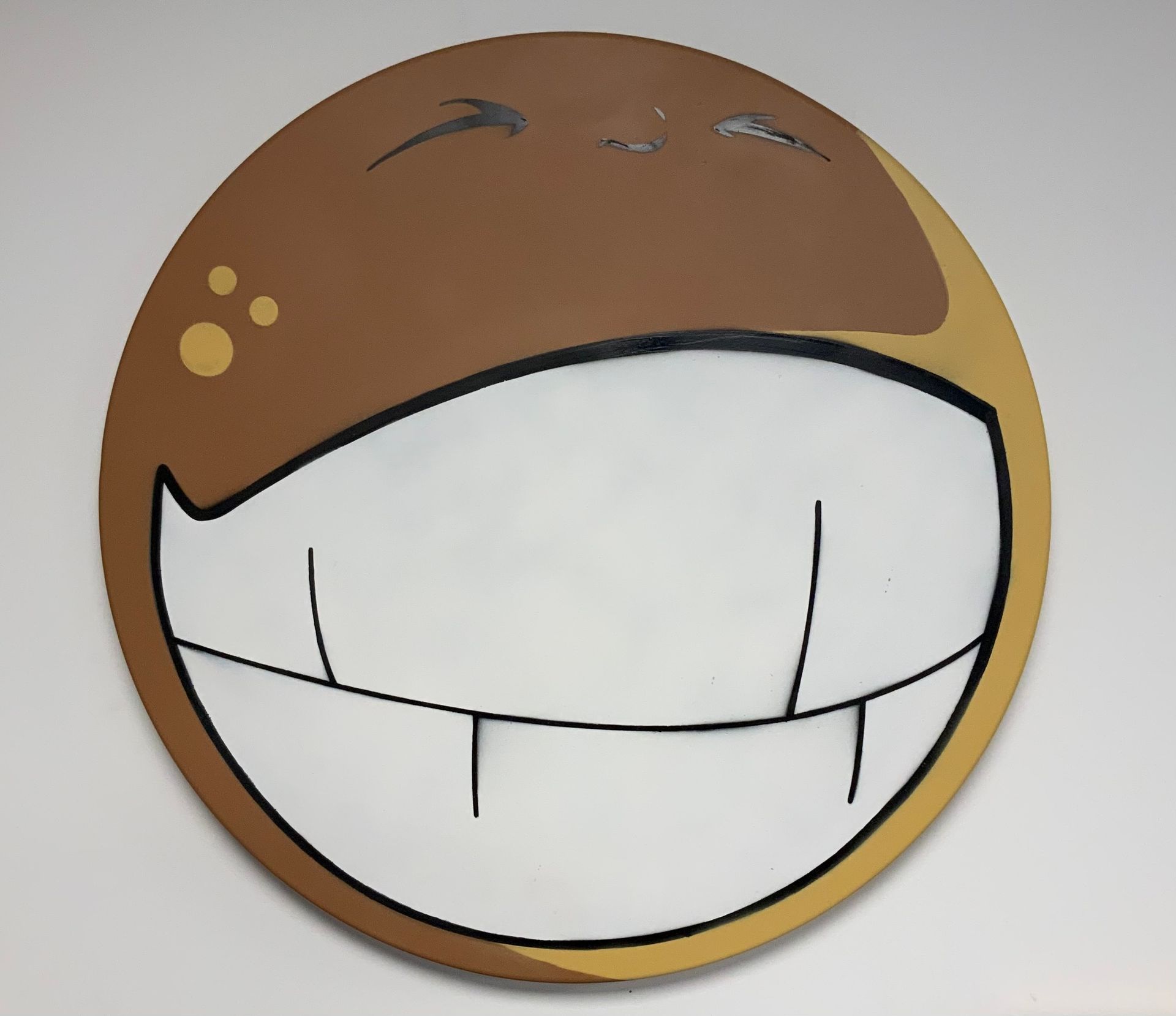 KWES SMILE - Mr GRATITUDE 
AEROSOL SUR METAL
59 cm de diamètre