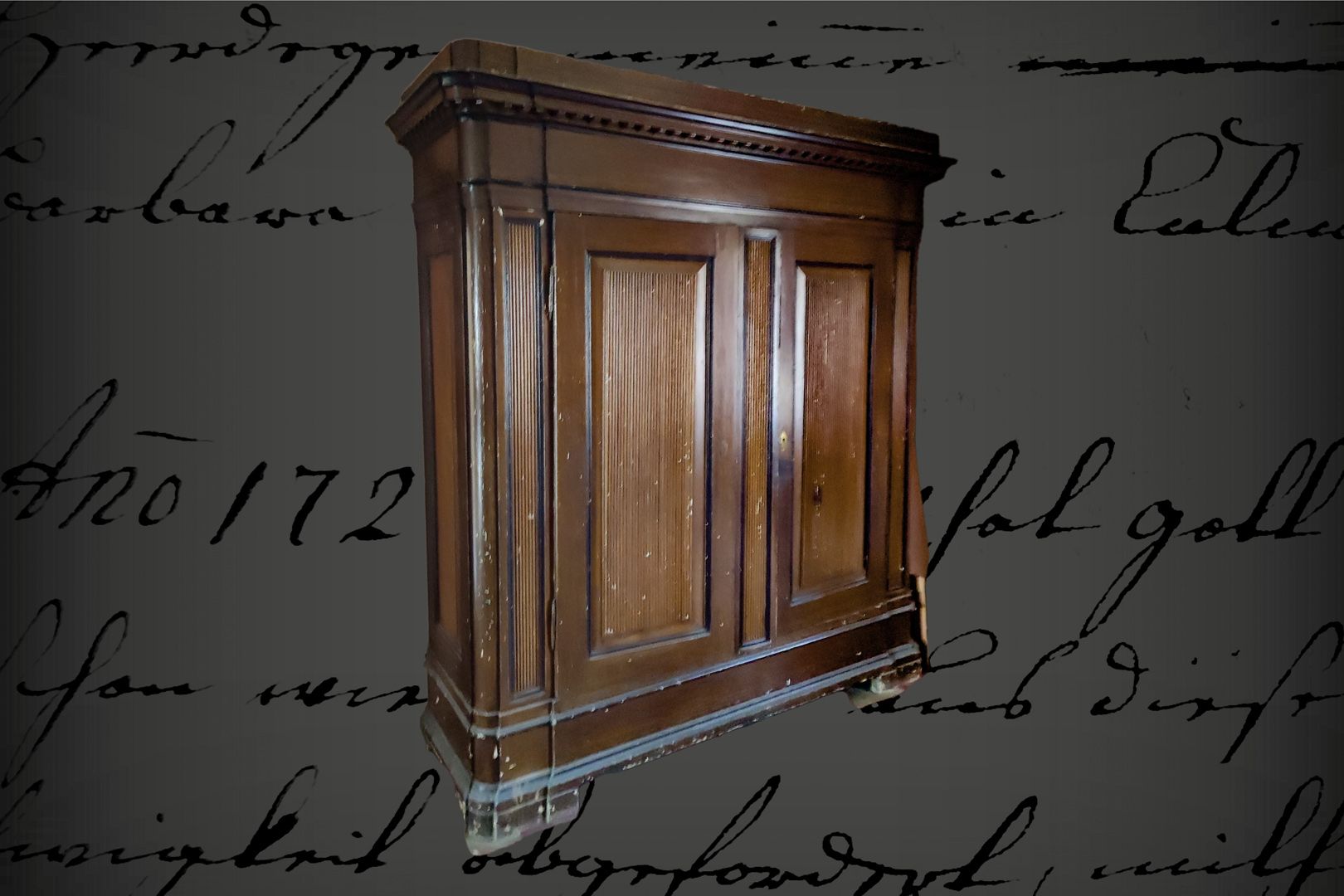 Null Paire de grandes armoires baroques, bois tendre, avec des panneaux rainurés&hellip;