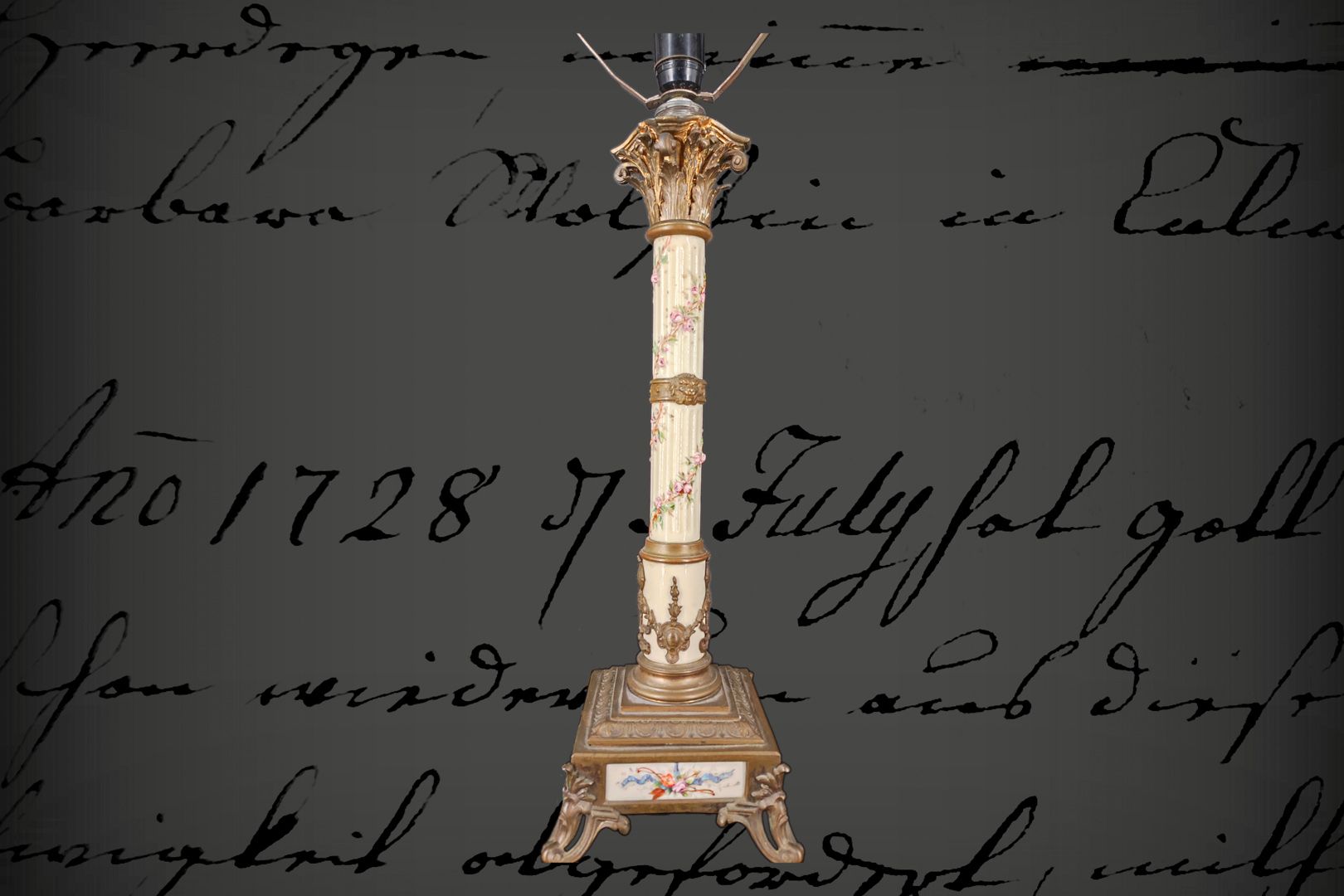 Null Grand pied de lampe de table, bronze décoré avec inserts de porcelaine fleu&hellip;