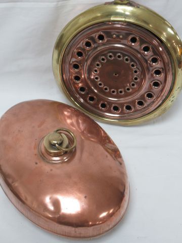 Null Lot en cuivre, comprenant une bassinoire et une bouillotte. 87 et 28 cm
