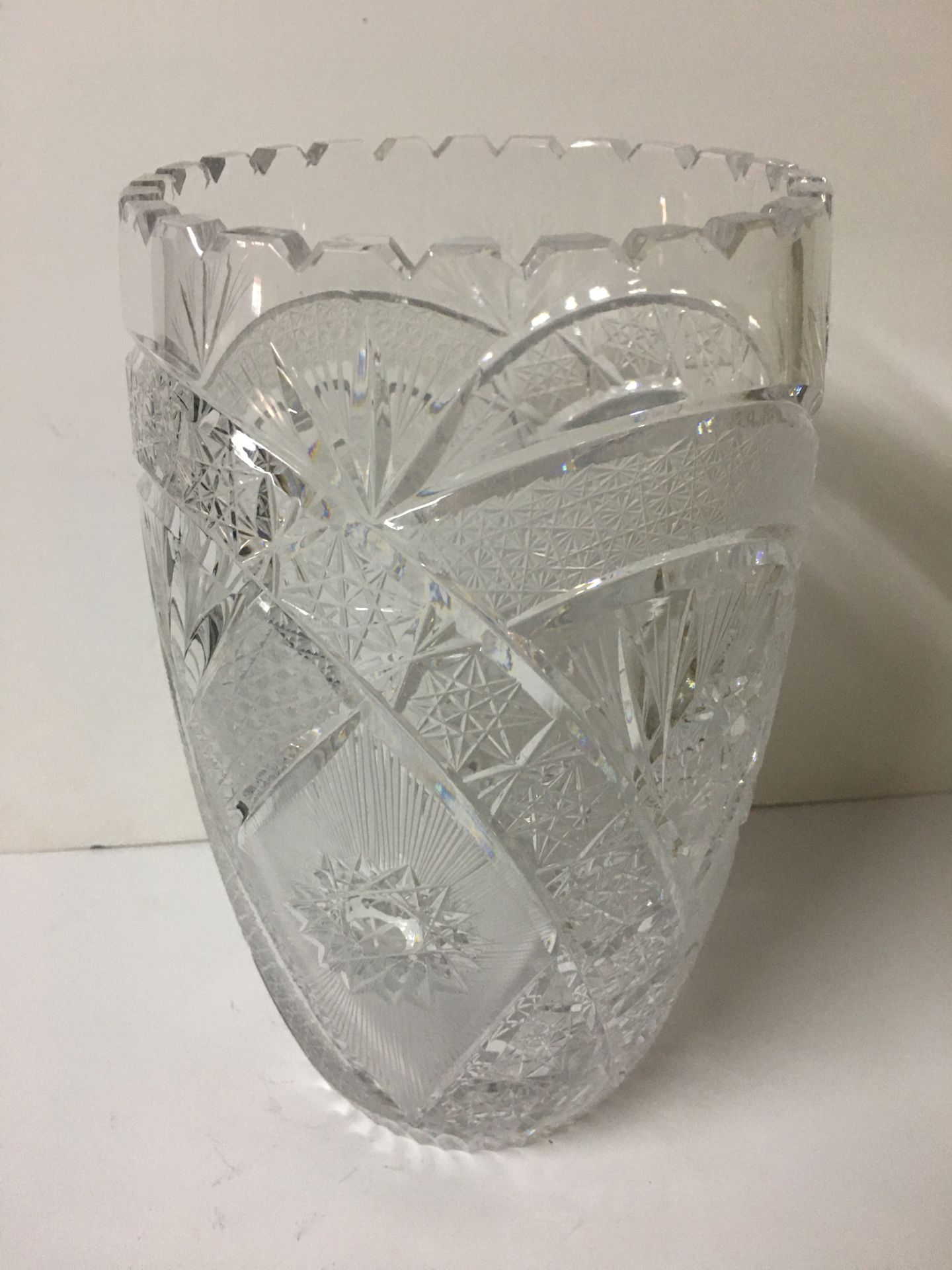 Null Vaso di cristallo tagliato. H 25 cm P 14 cm