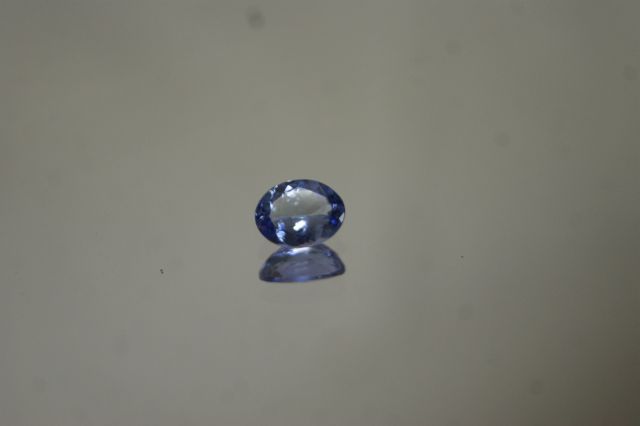 Null Sublime tanzanite ovale de 1,90 carat environ.